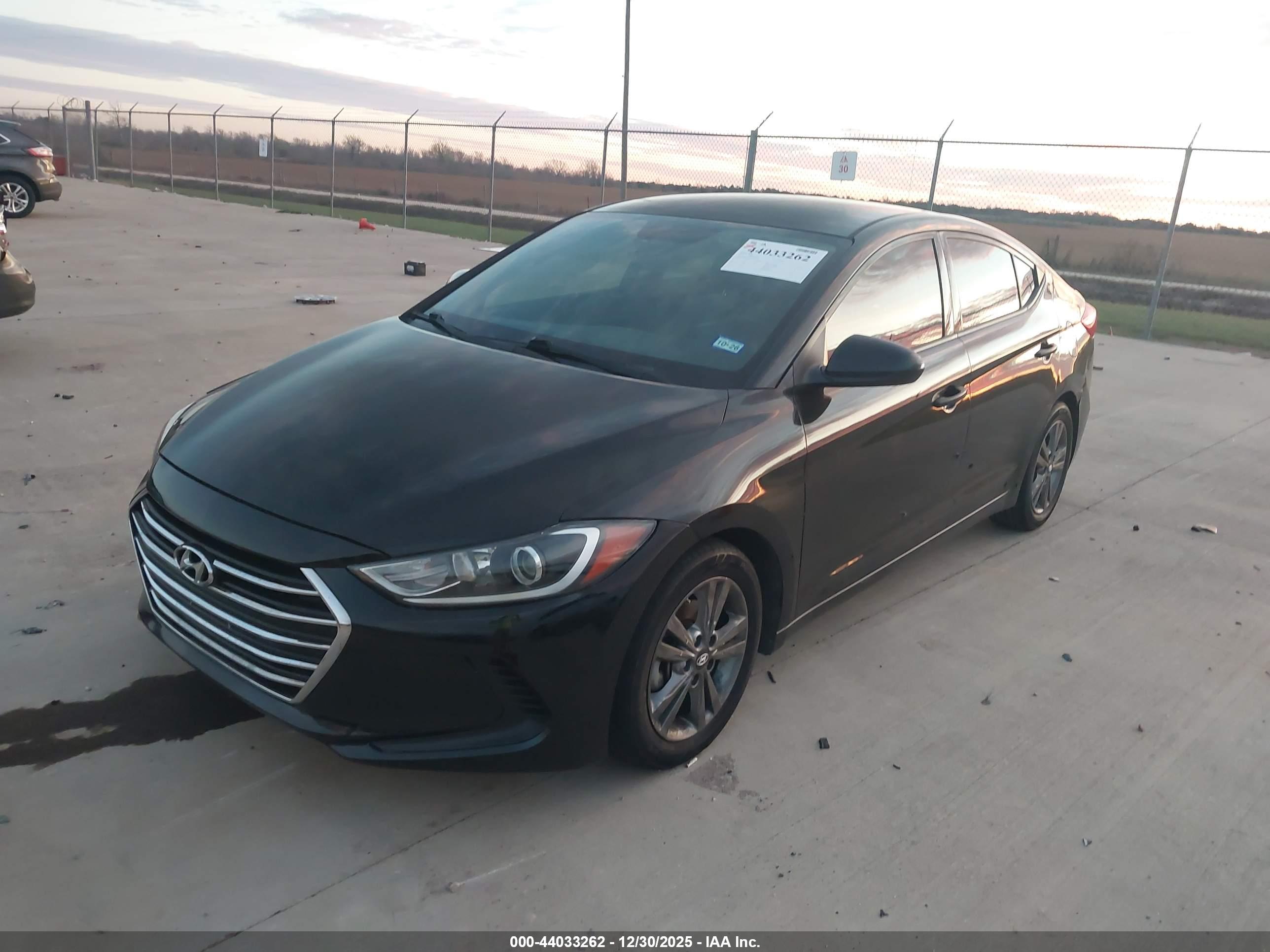 HYUNDAI ELANTRA image 2