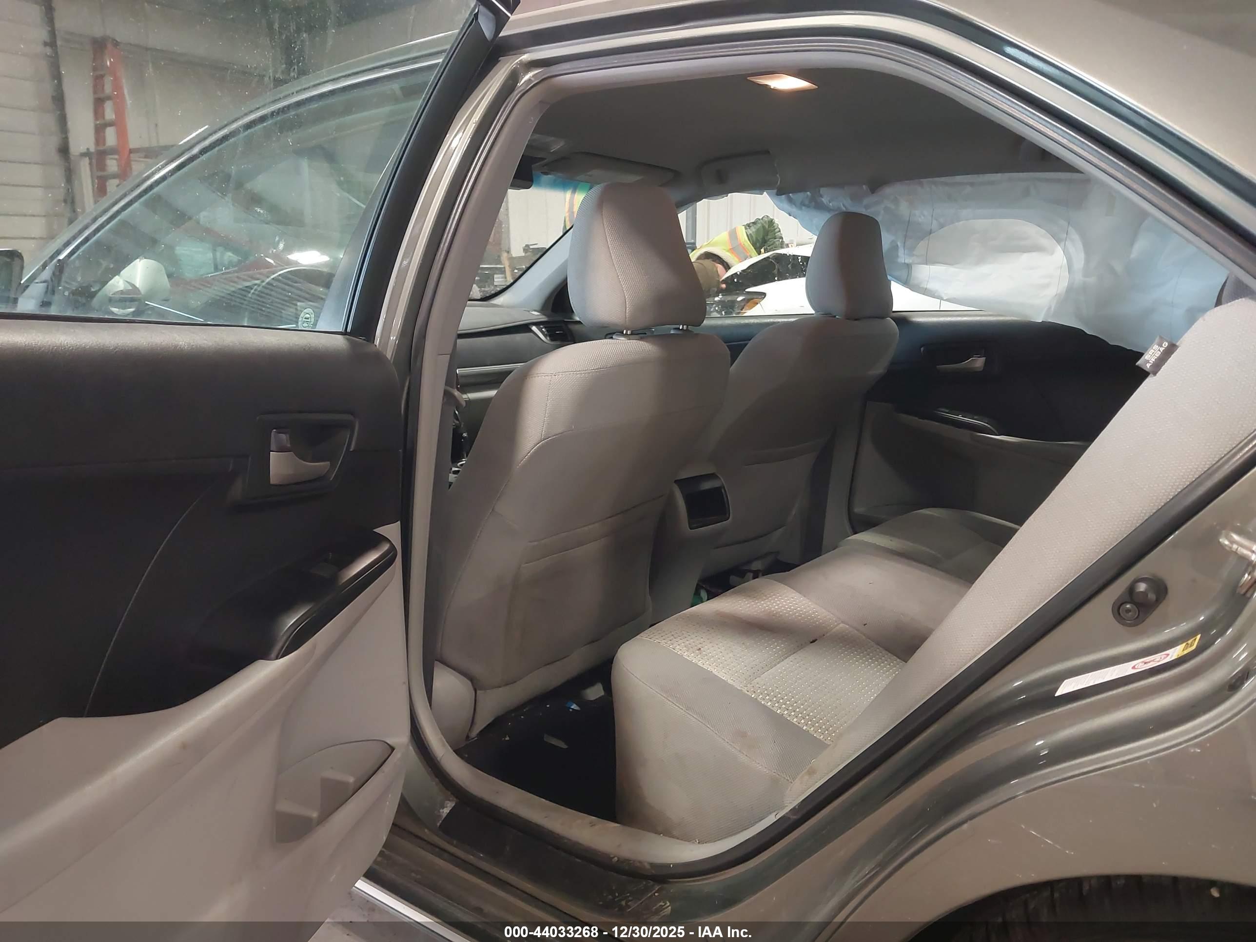 TOYOTA CAMRY image 8