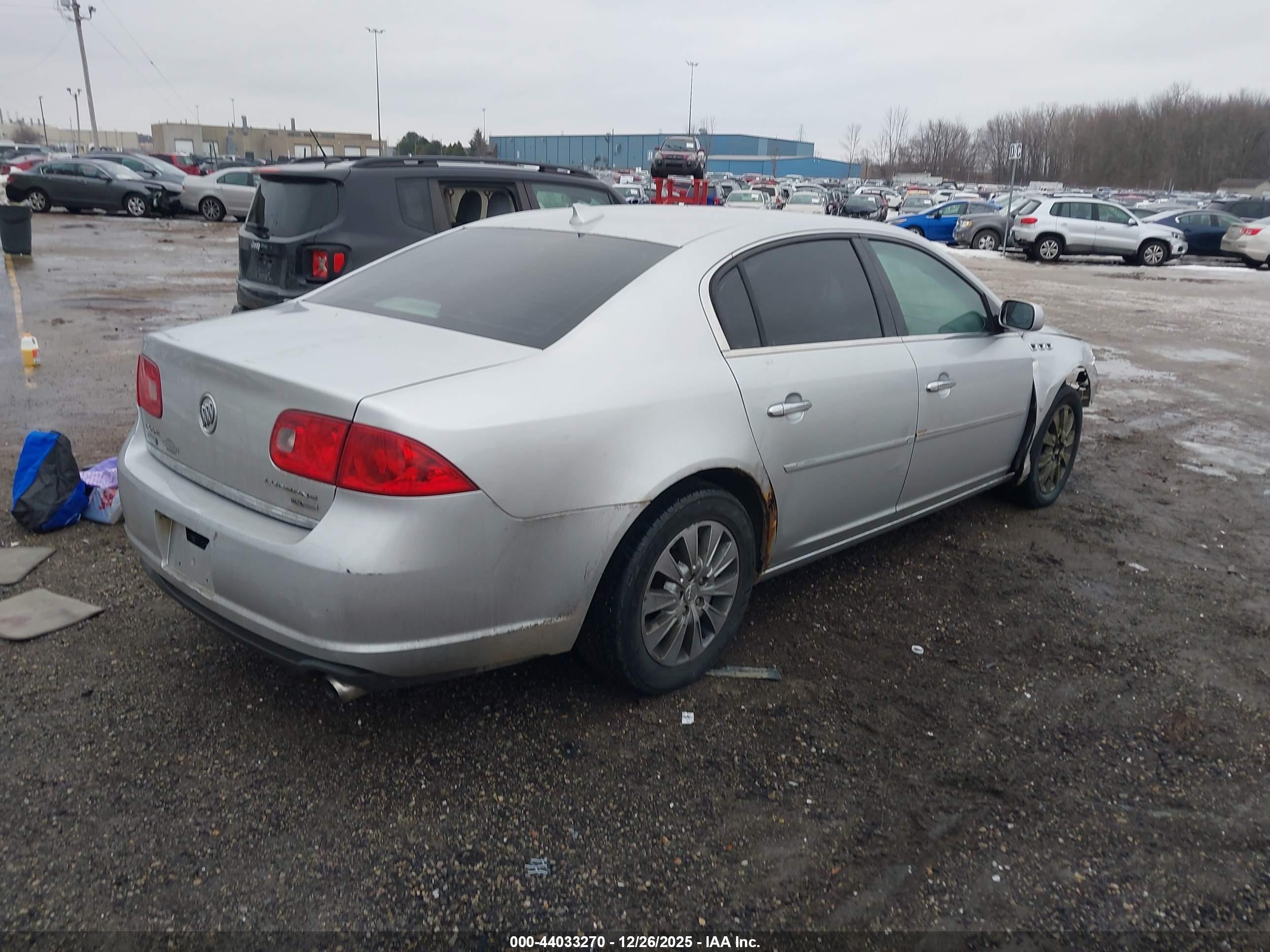 BUICK LUCERNE image 4
