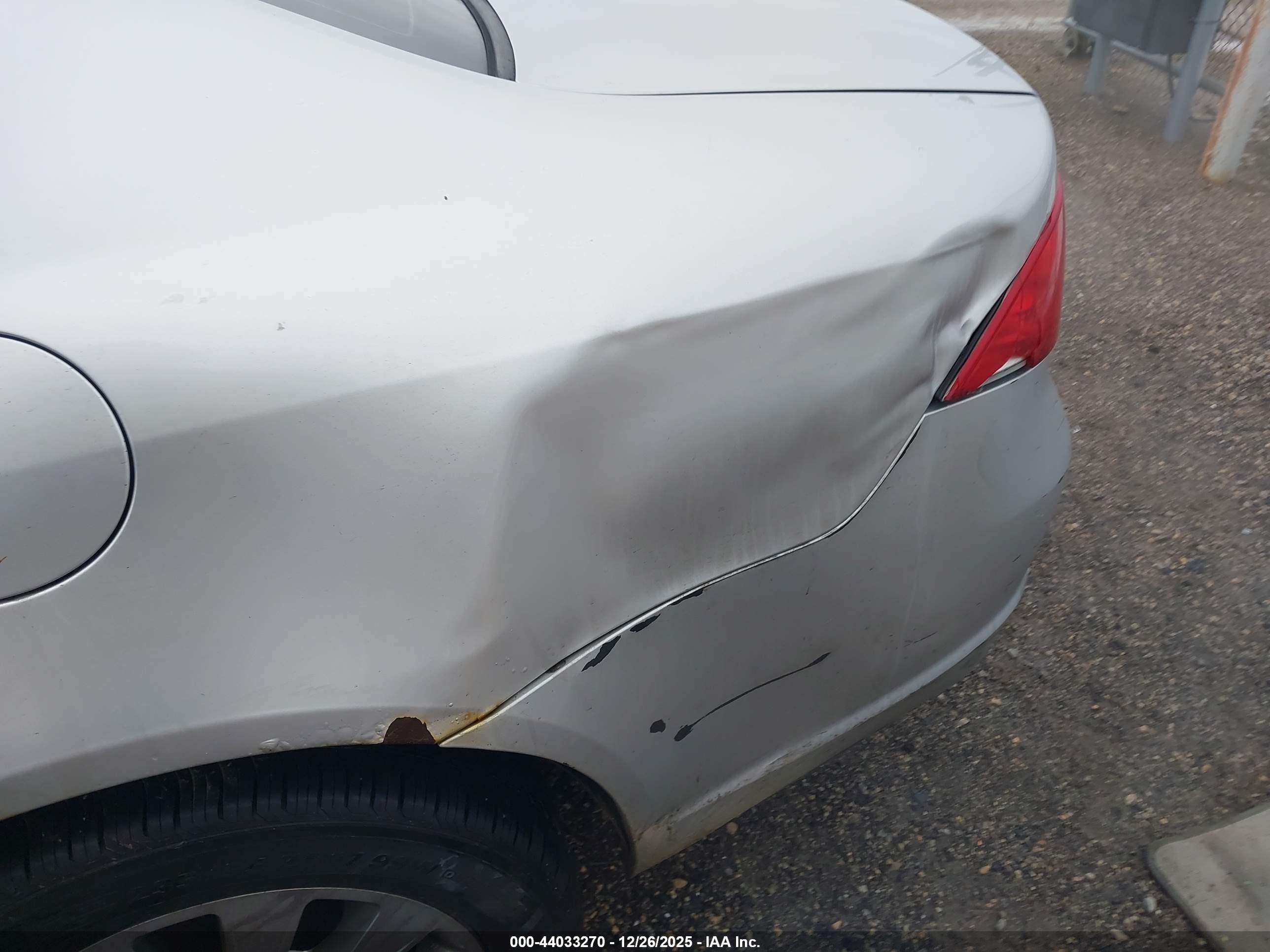 BUICK LUCERNE image 6