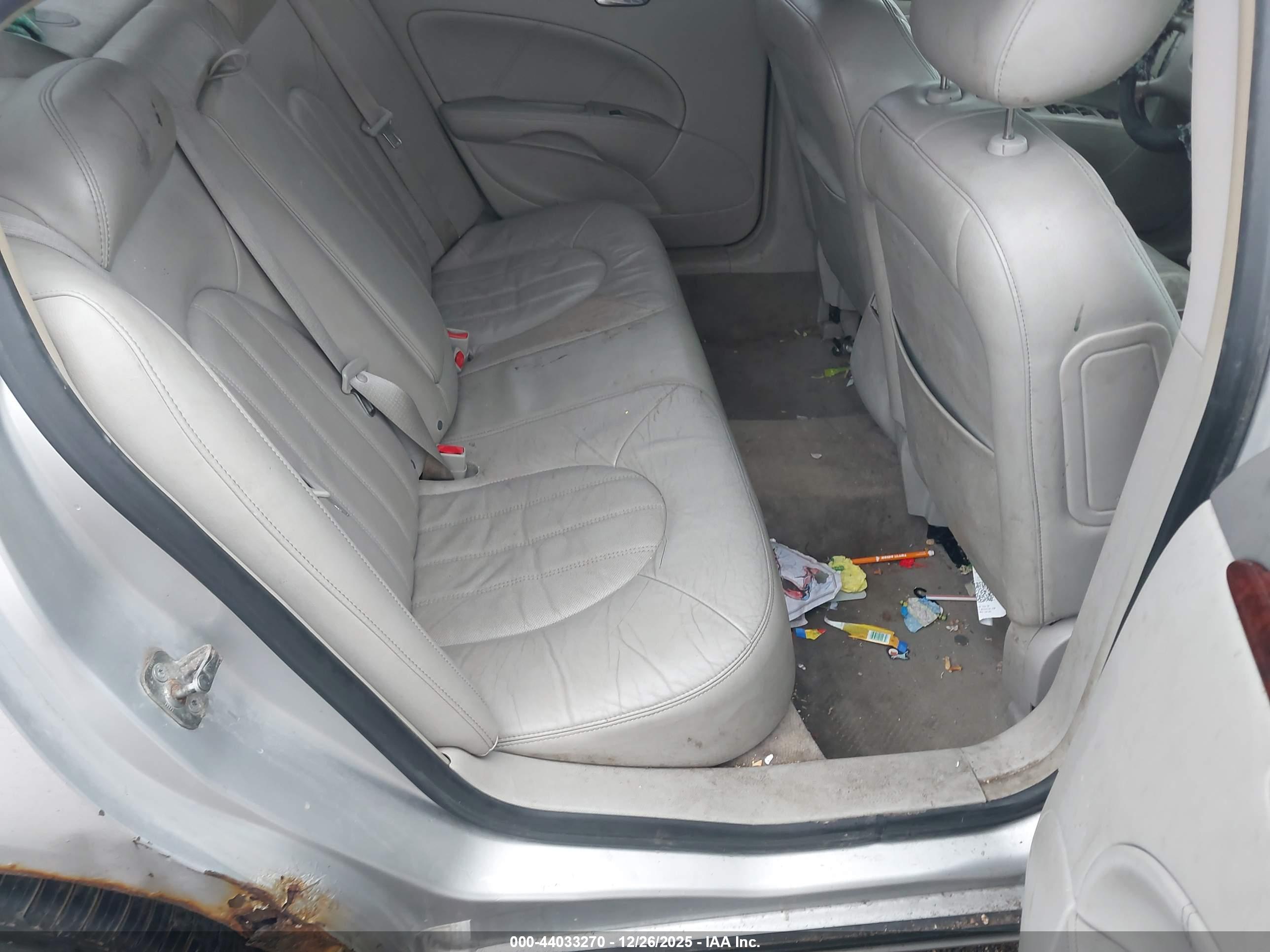 BUICK LUCERNE image 8