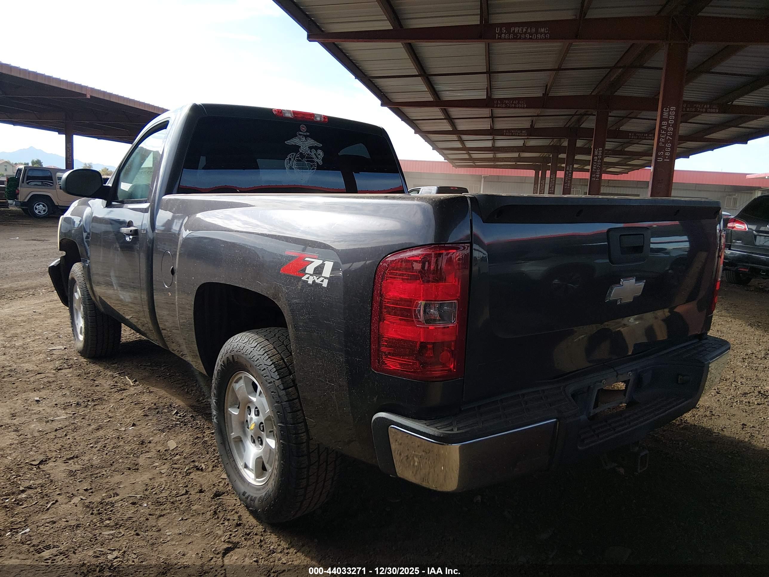 CHEVROLET SILVERADO image 3