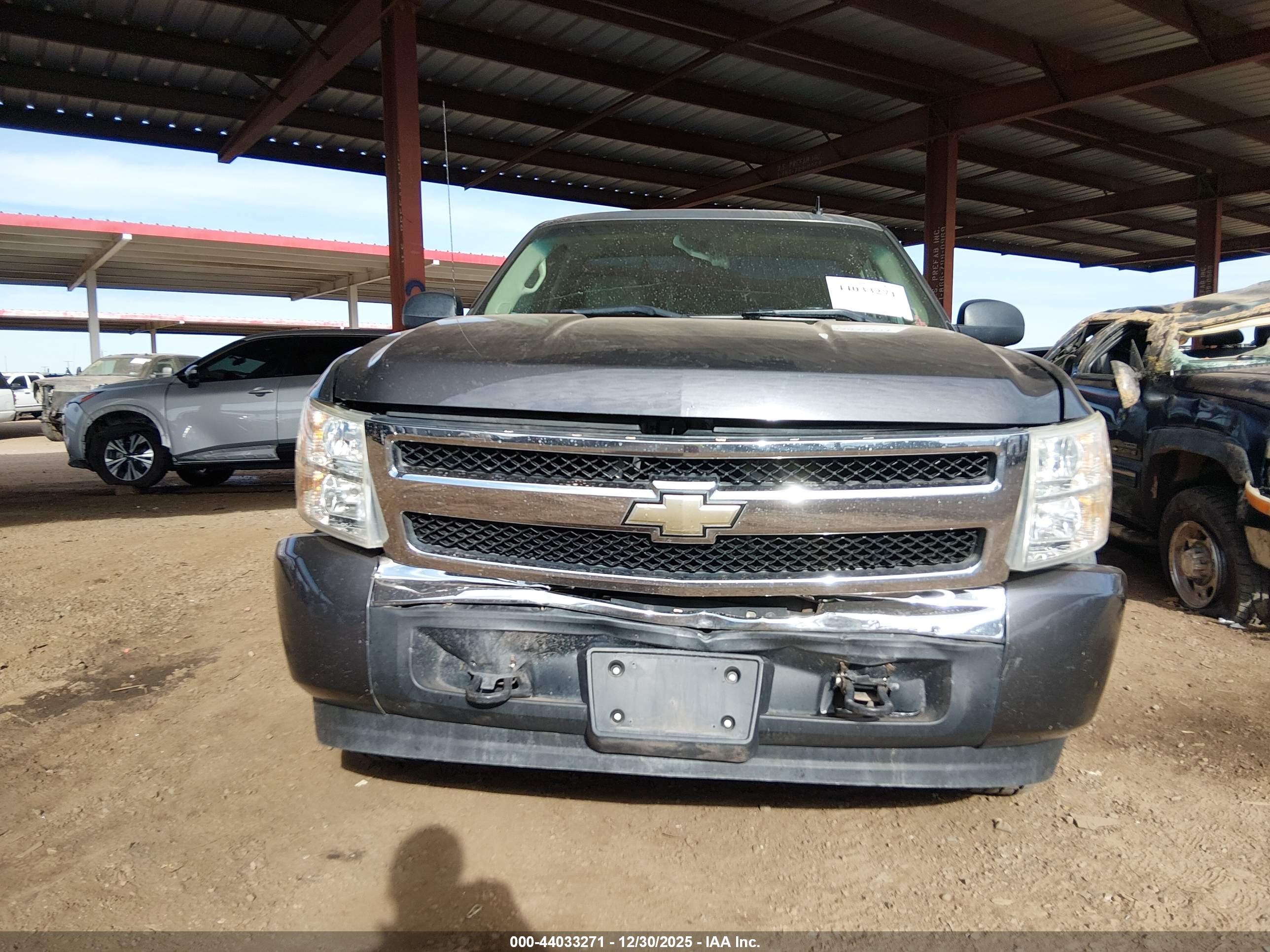 CHEVROLET SILVERADO image 6