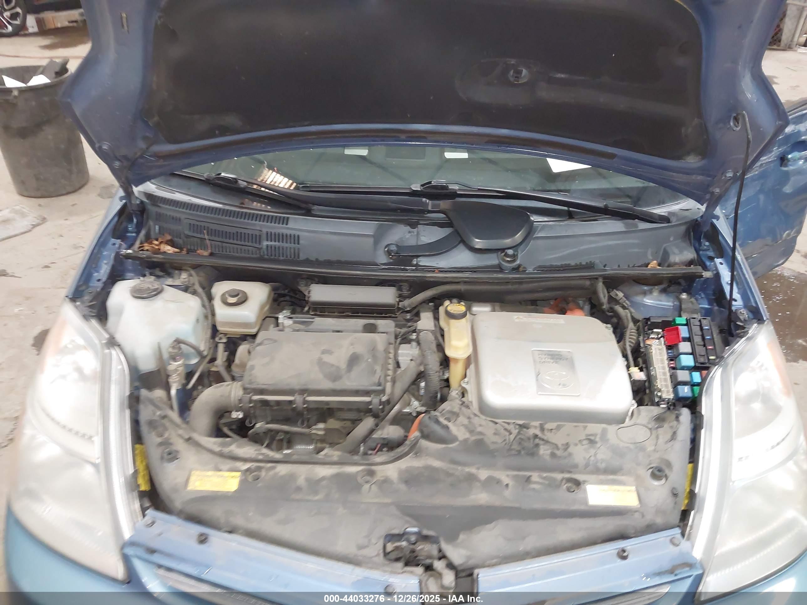 TOYOTA PRIUS image 10