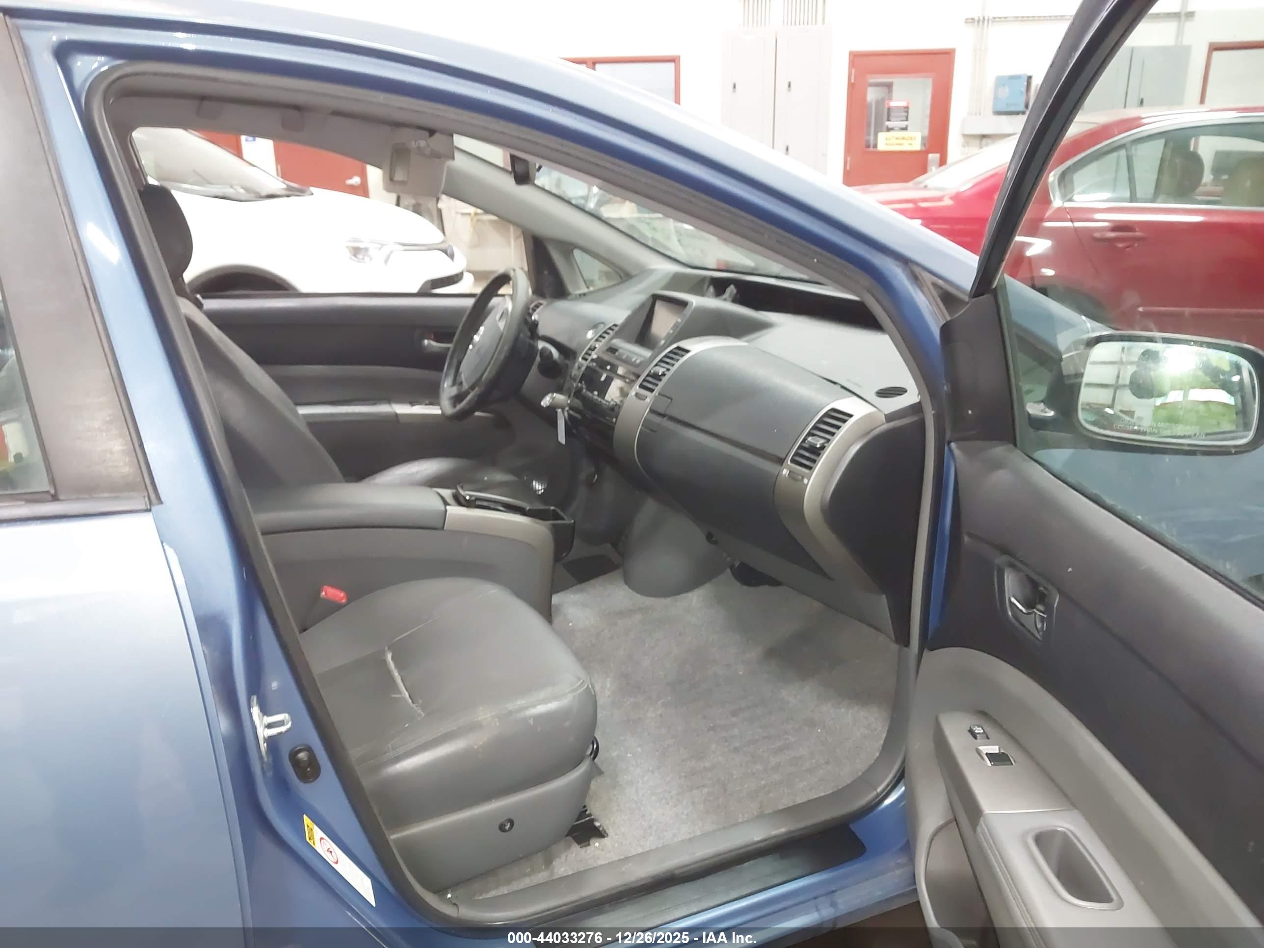 TOYOTA PRIUS image 5