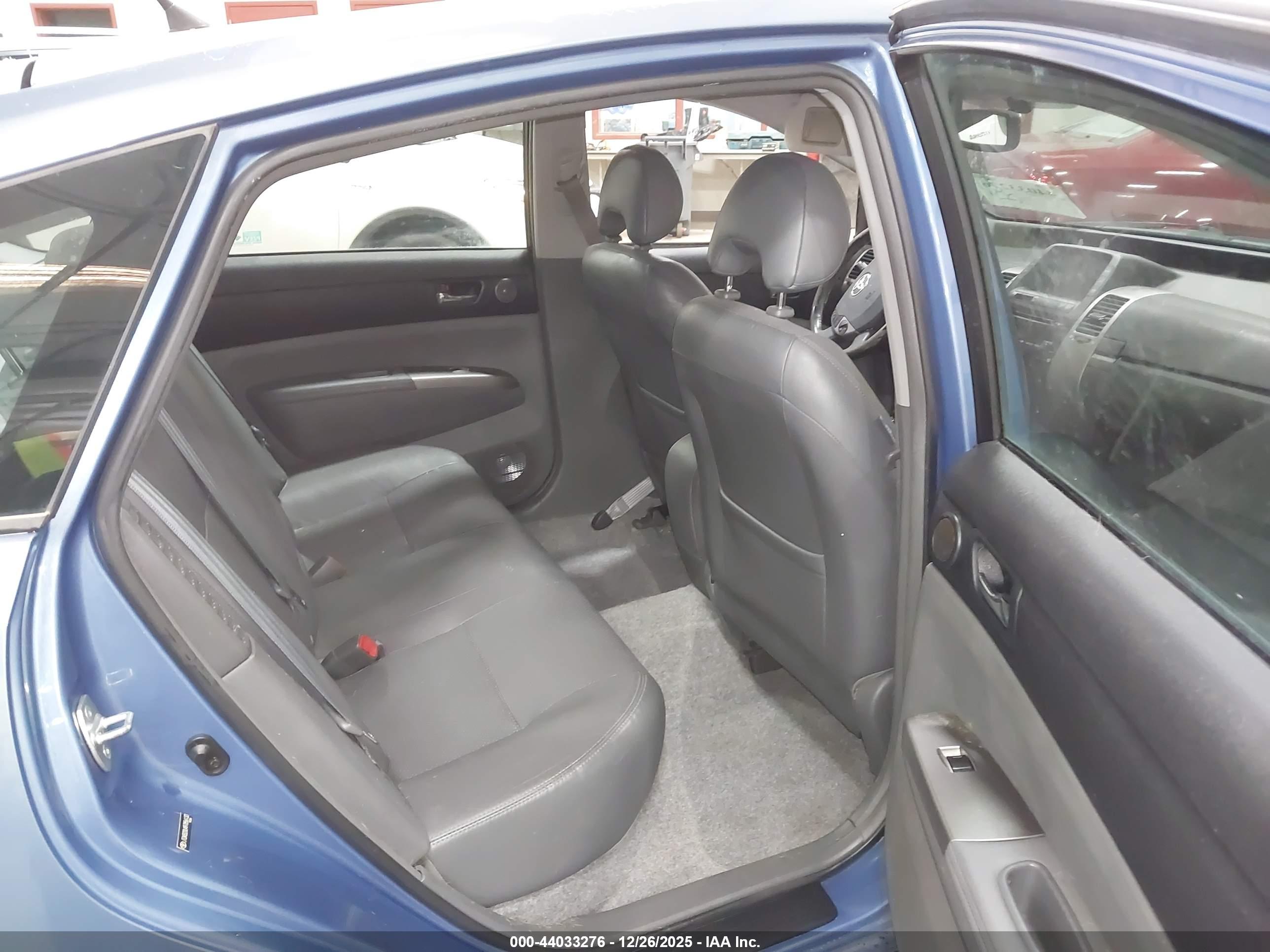TOYOTA PRIUS image 8