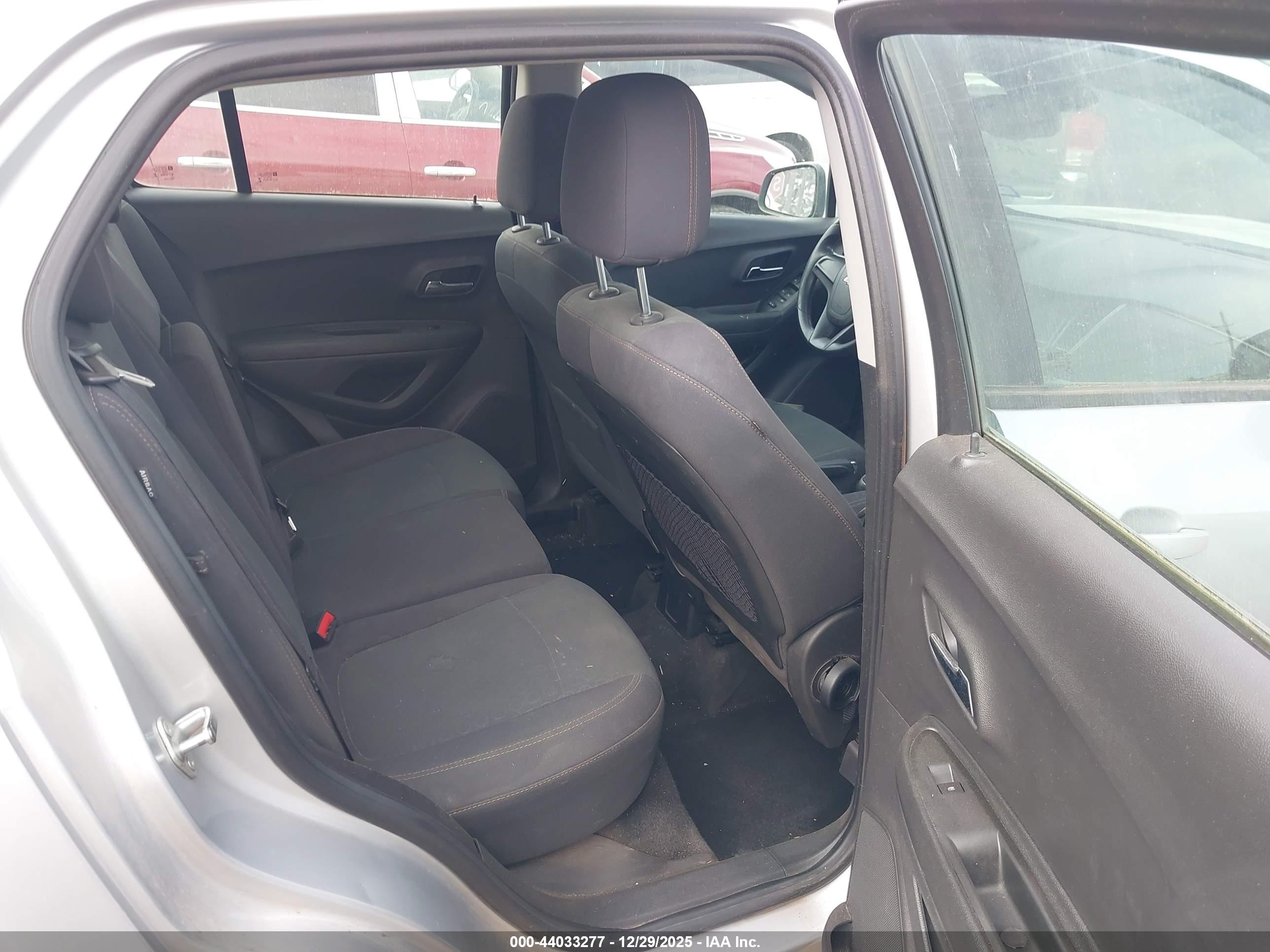 CHEVROLET TRAX image 8