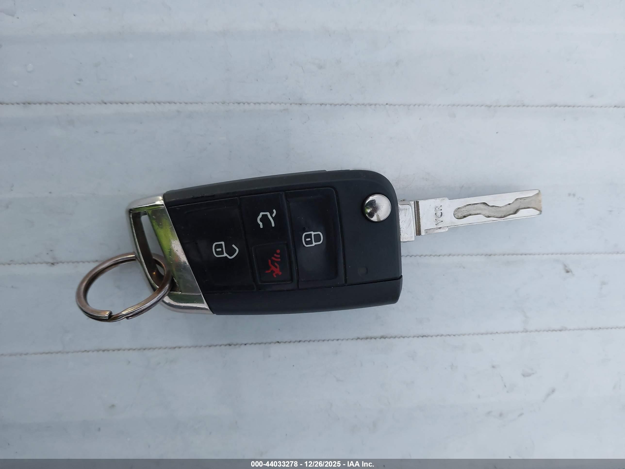VOLKSWAGEN GOLF image 11