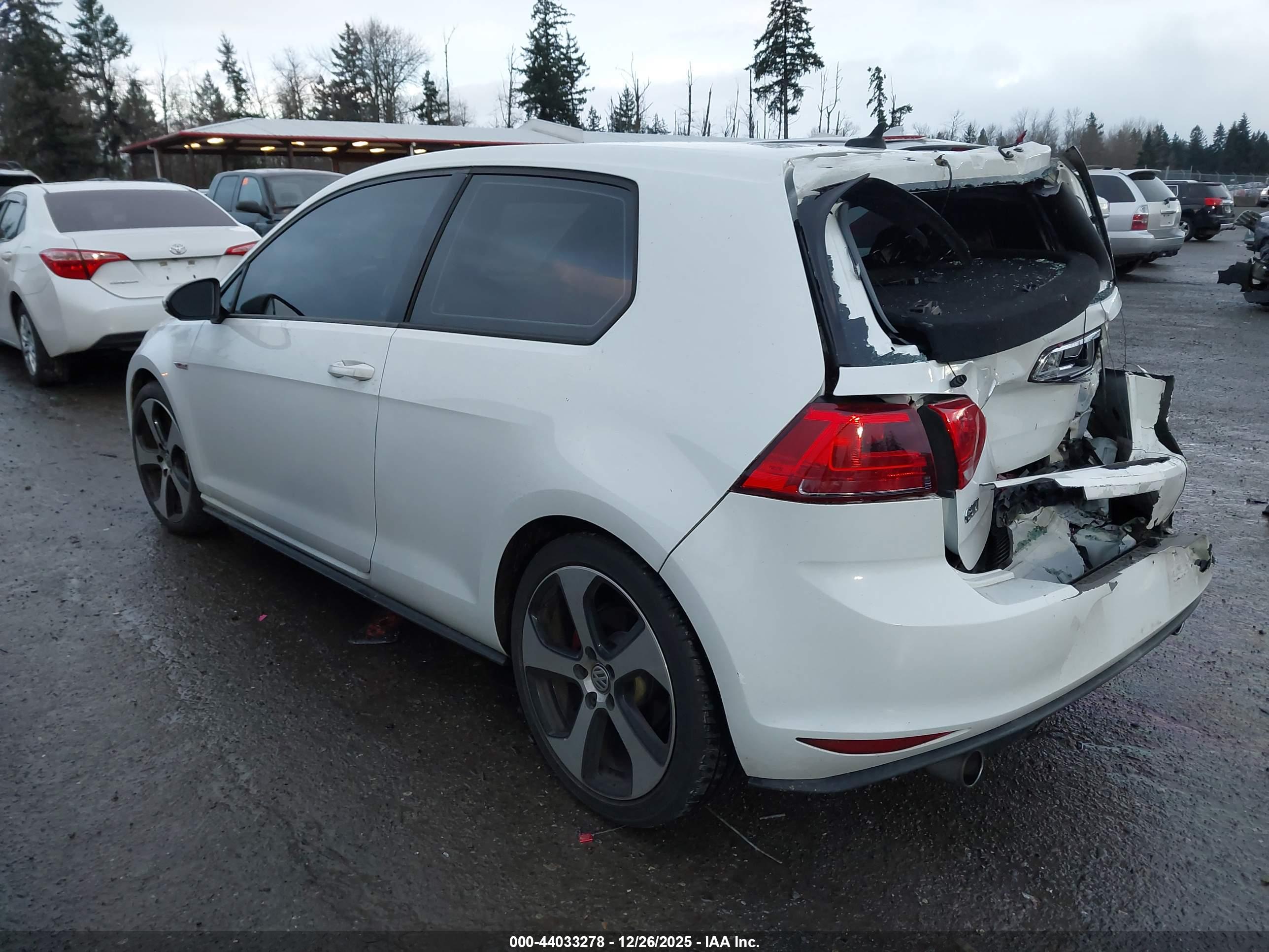 VOLKSWAGEN GOLF image 3