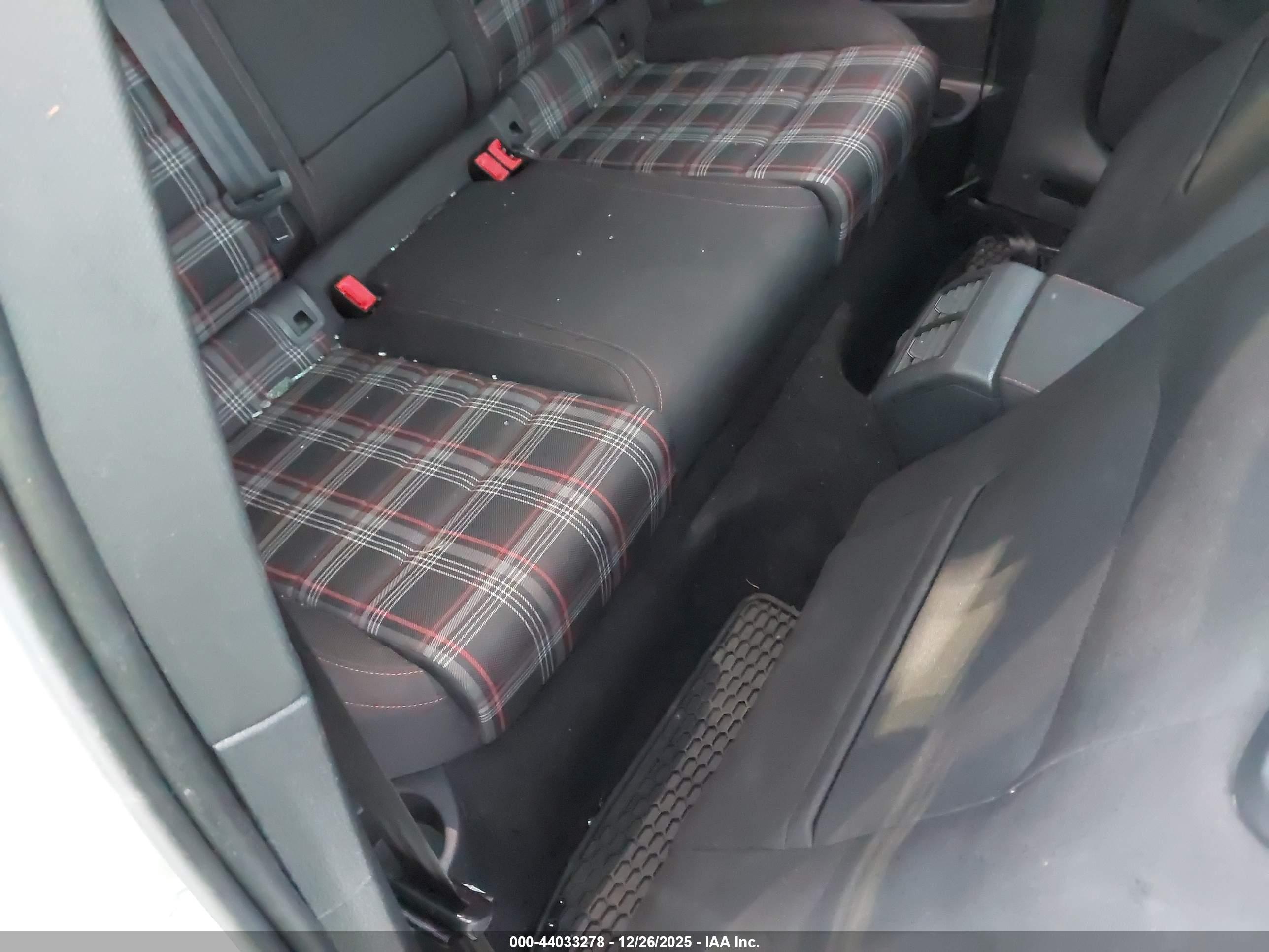 VOLKSWAGEN GOLF image 8