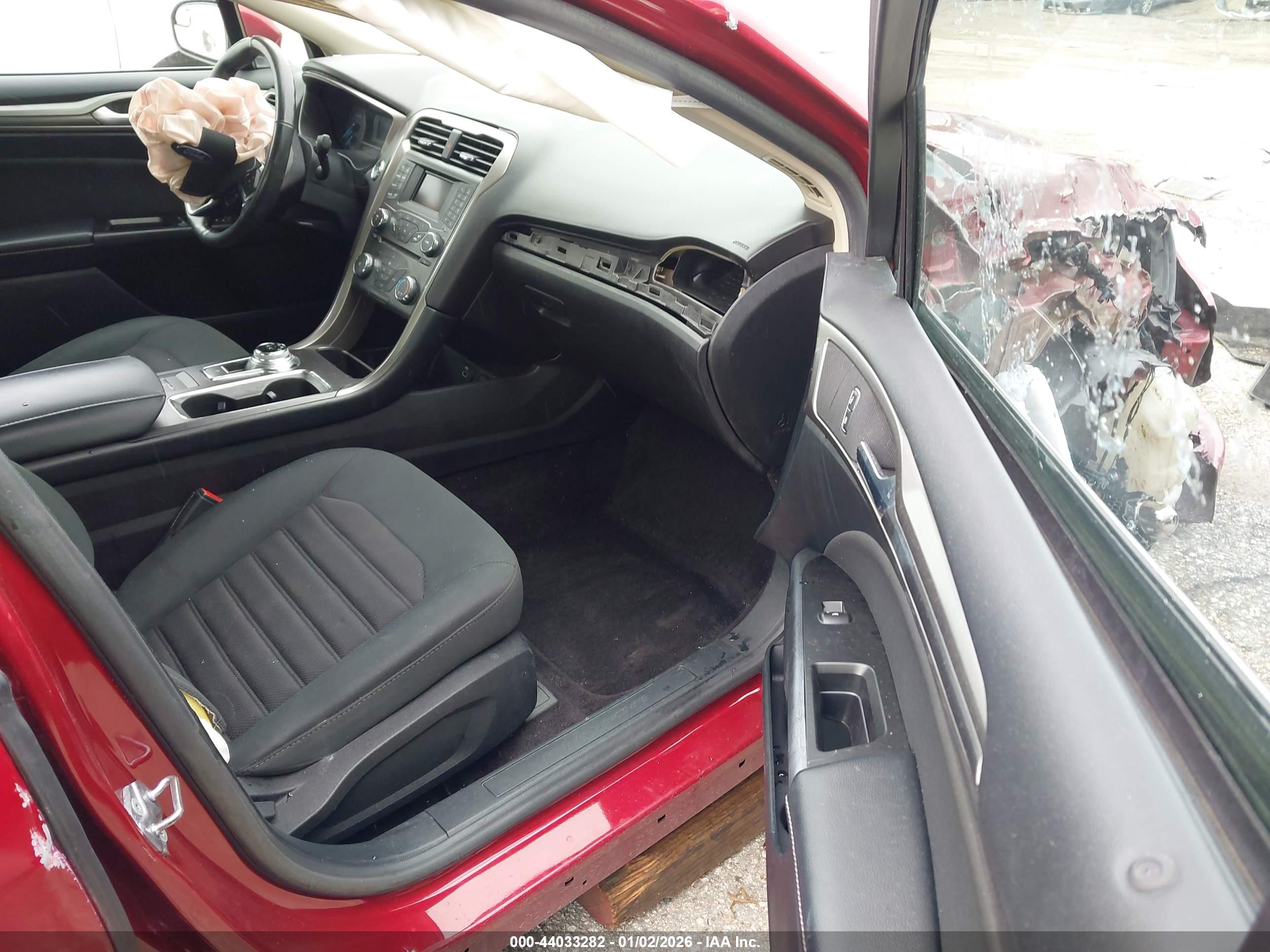 FORD FUSION image 5
