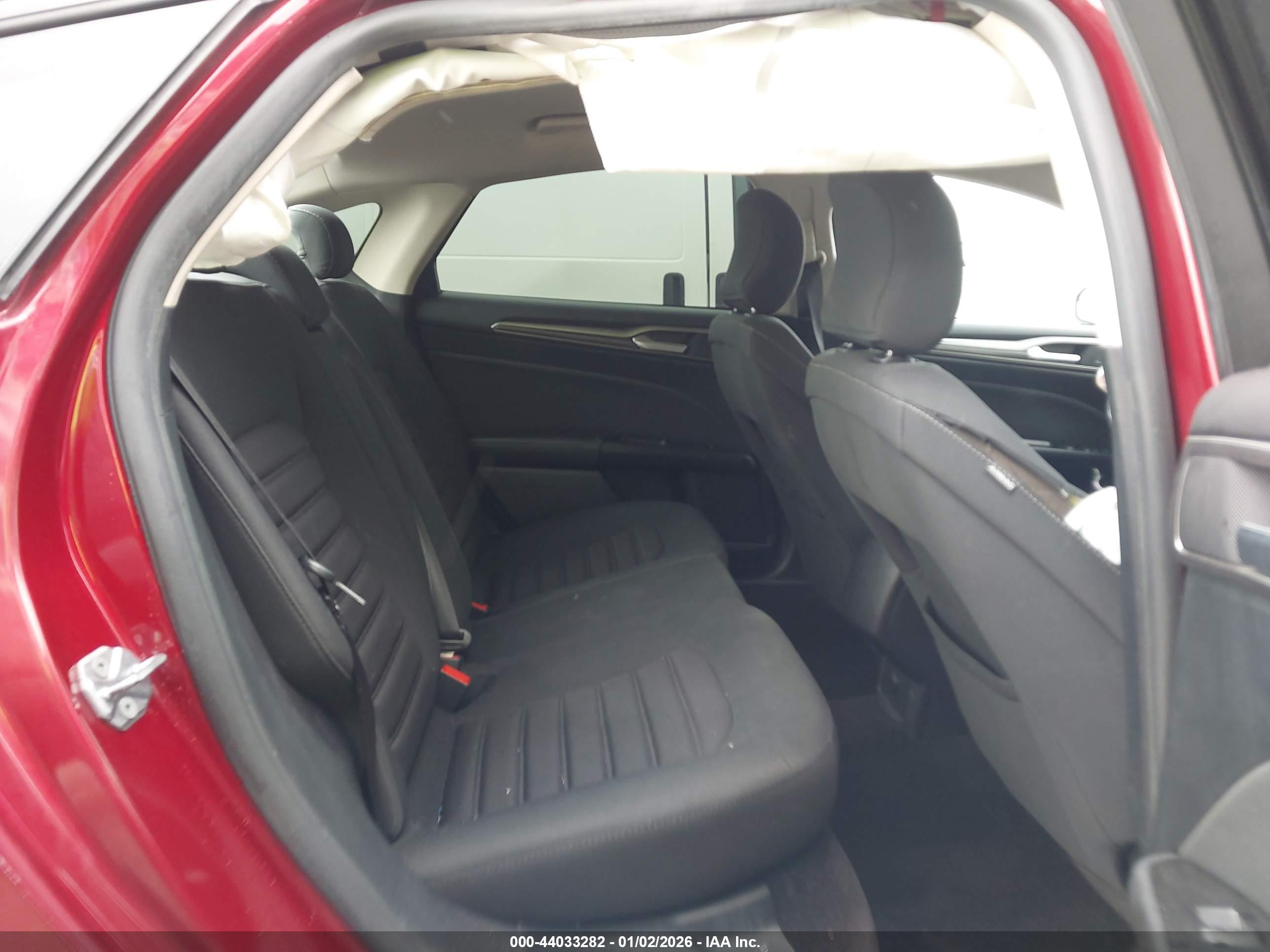FORD FUSION image 8