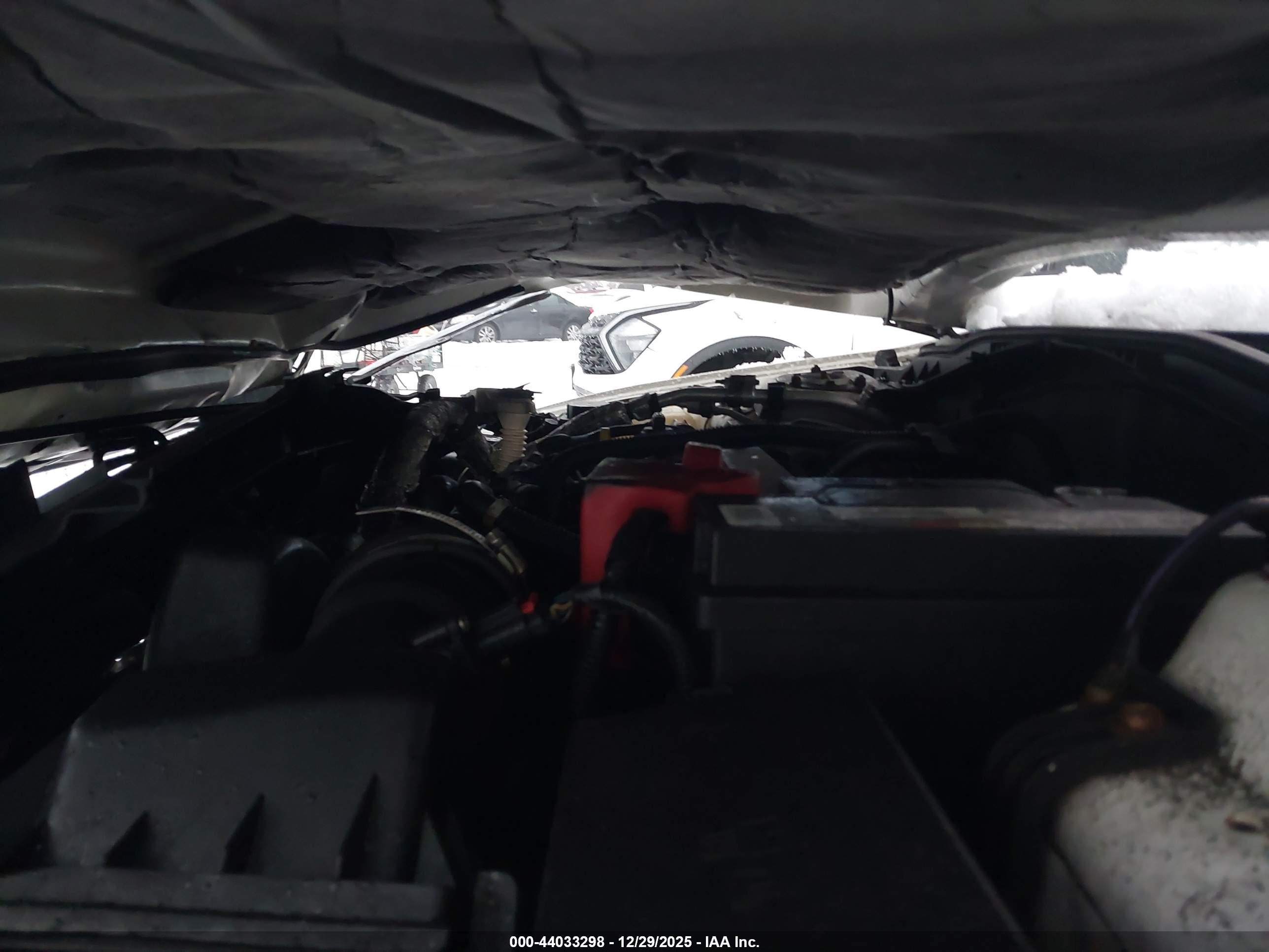 FORD FUSION image 10