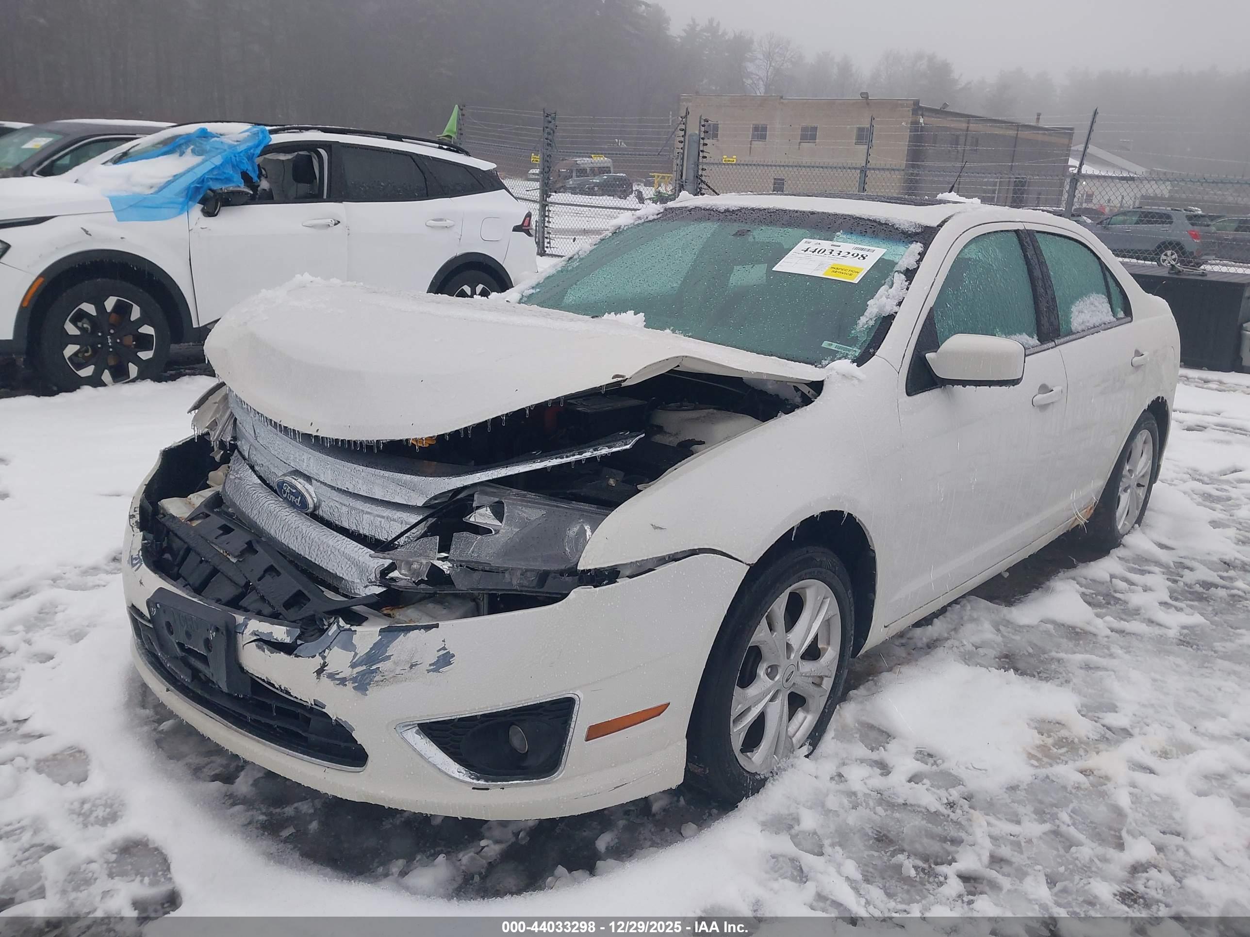 FORD FUSION image 6