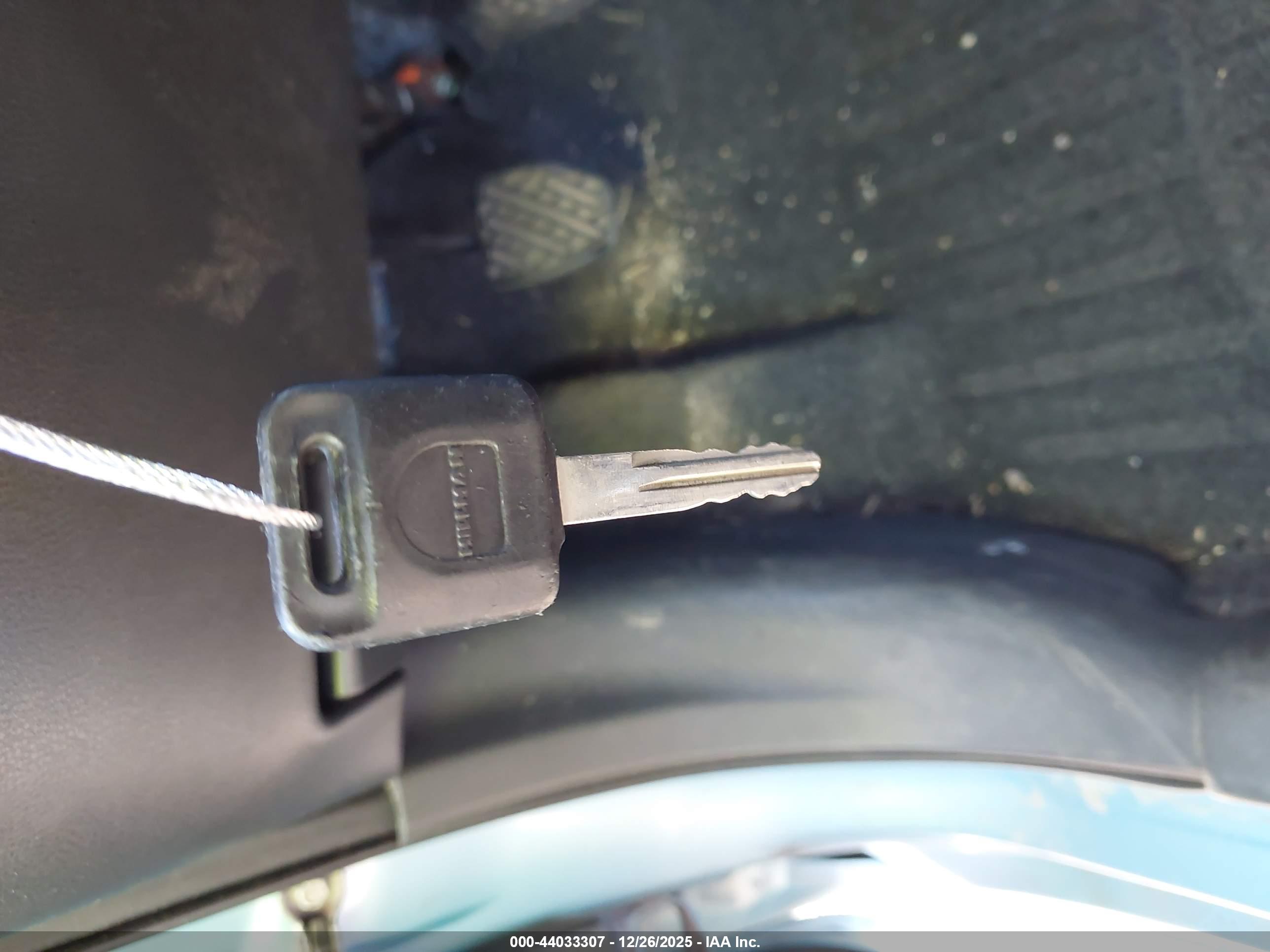 NISSAN VERSA image 11