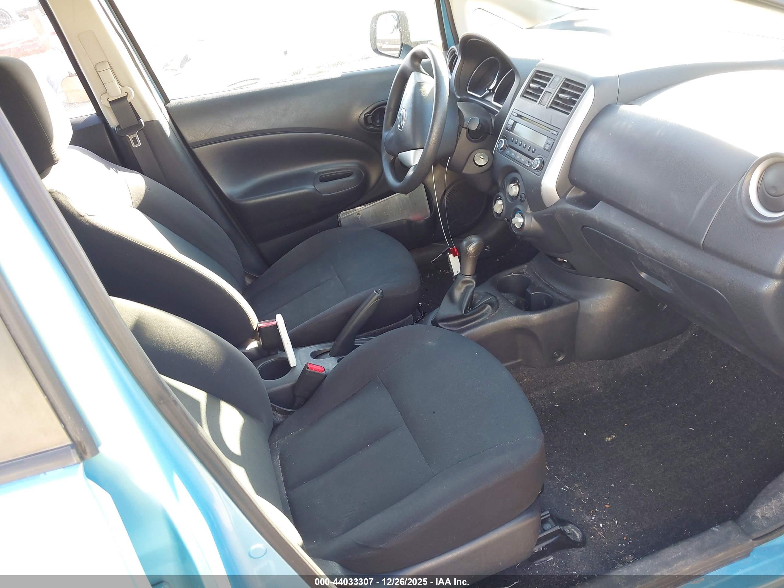NISSAN VERSA image 5