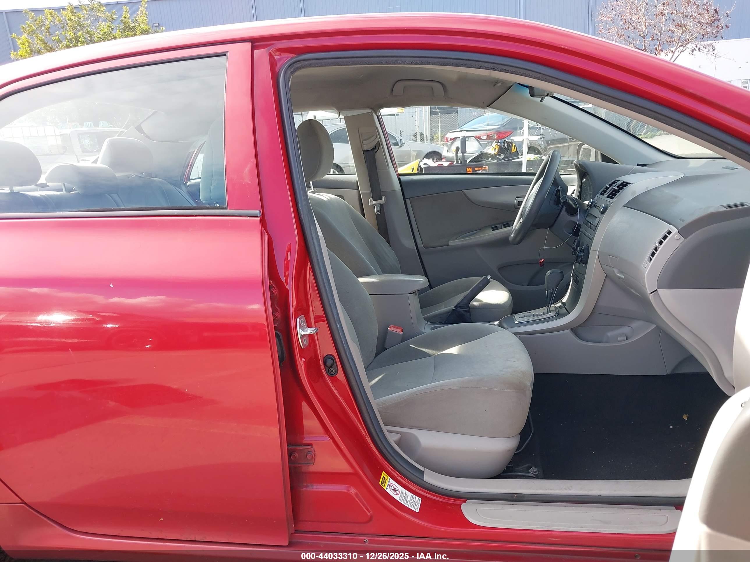 TOYOTA COROLLA image 5