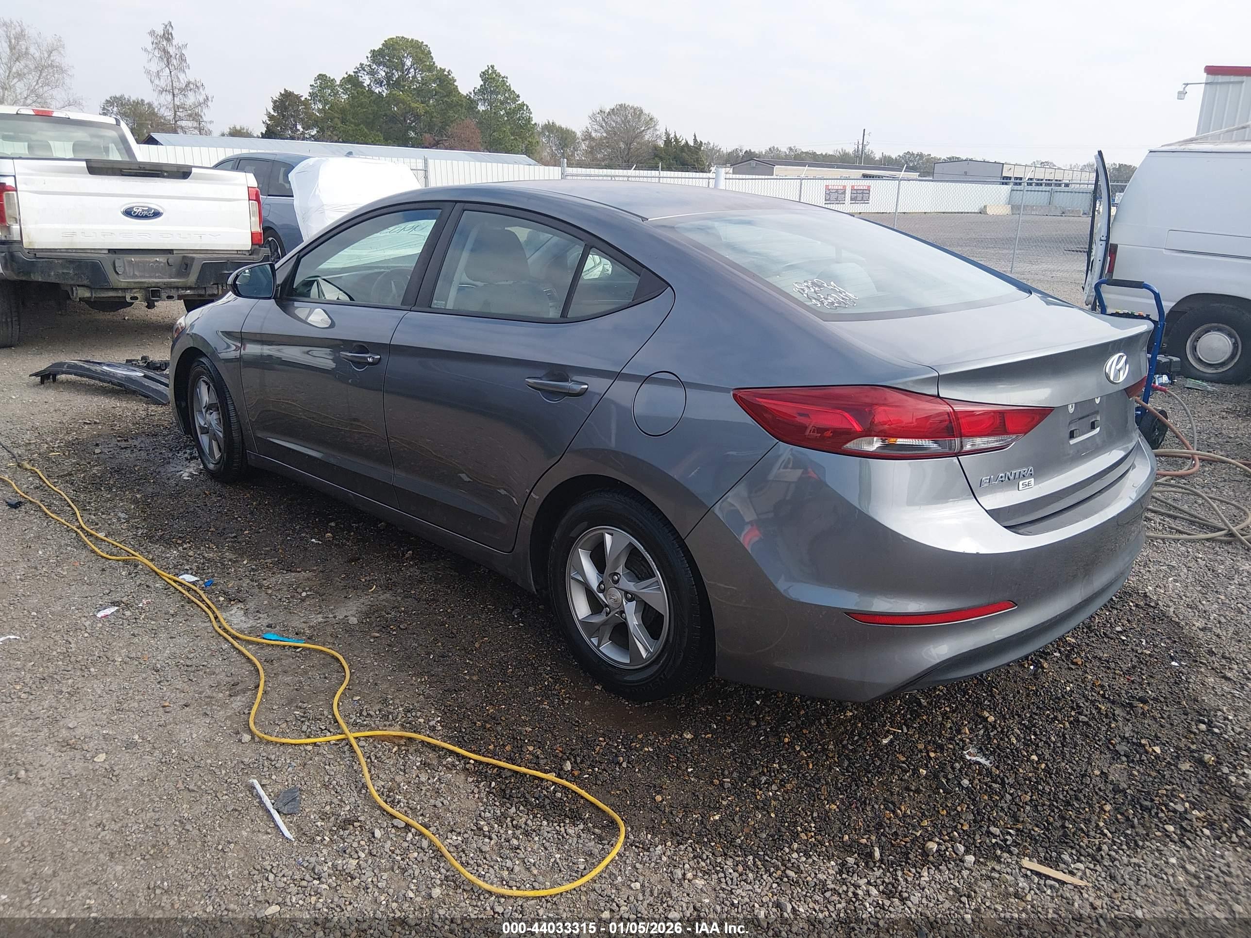 HYUNDAI ELANTRA image 3