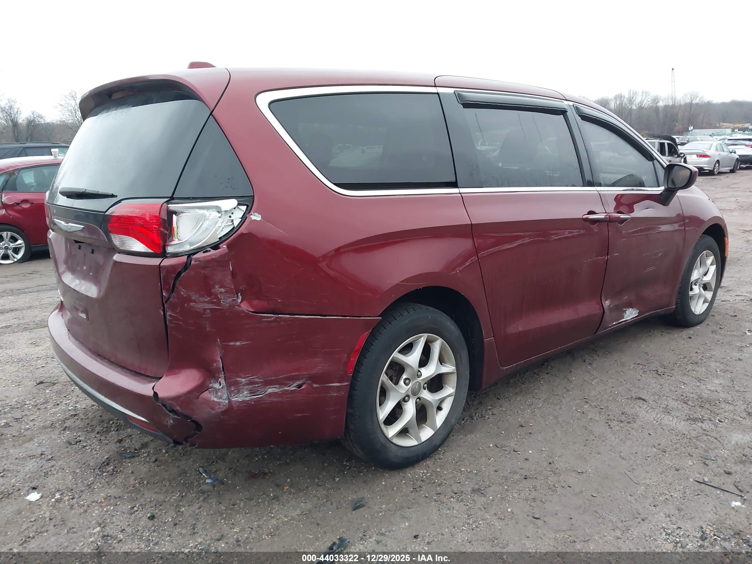 CHRYSLER PACIFICA image 4