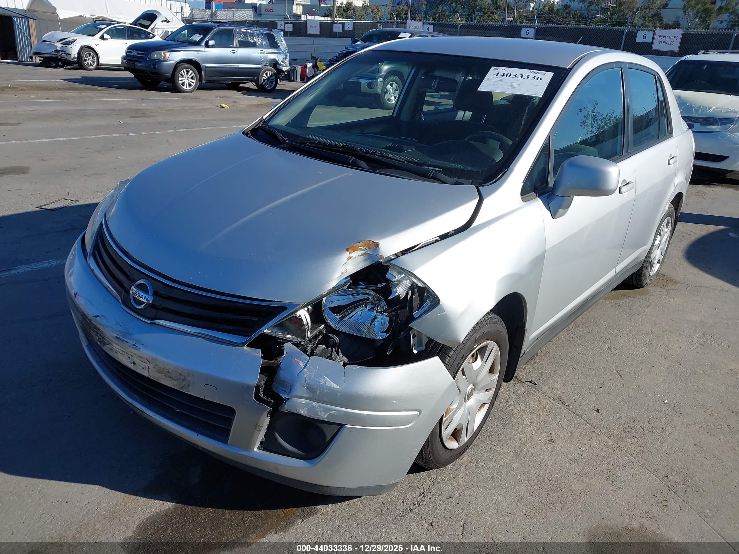 NISSAN VERSA image 6