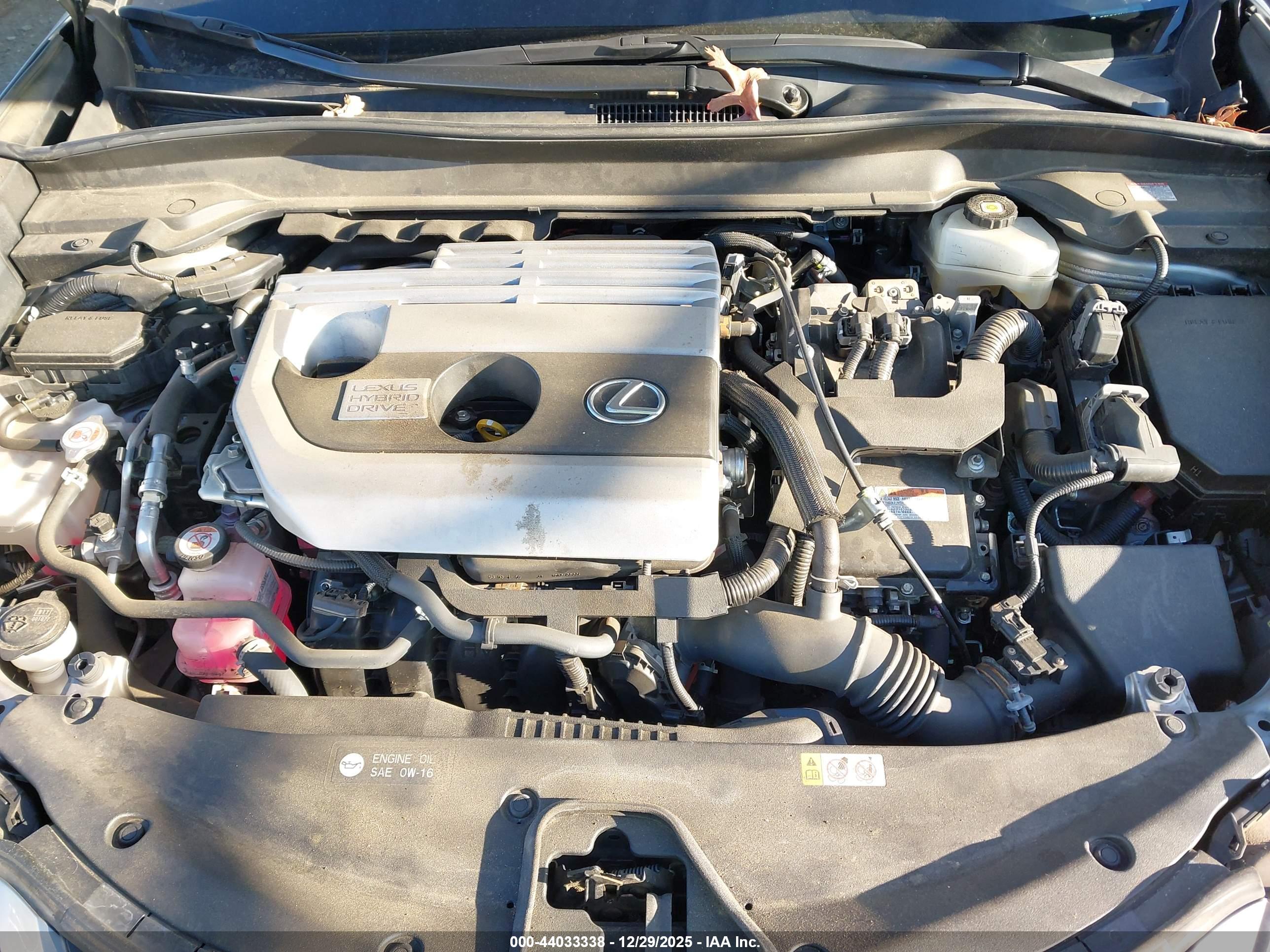 LEXUS UX image 10