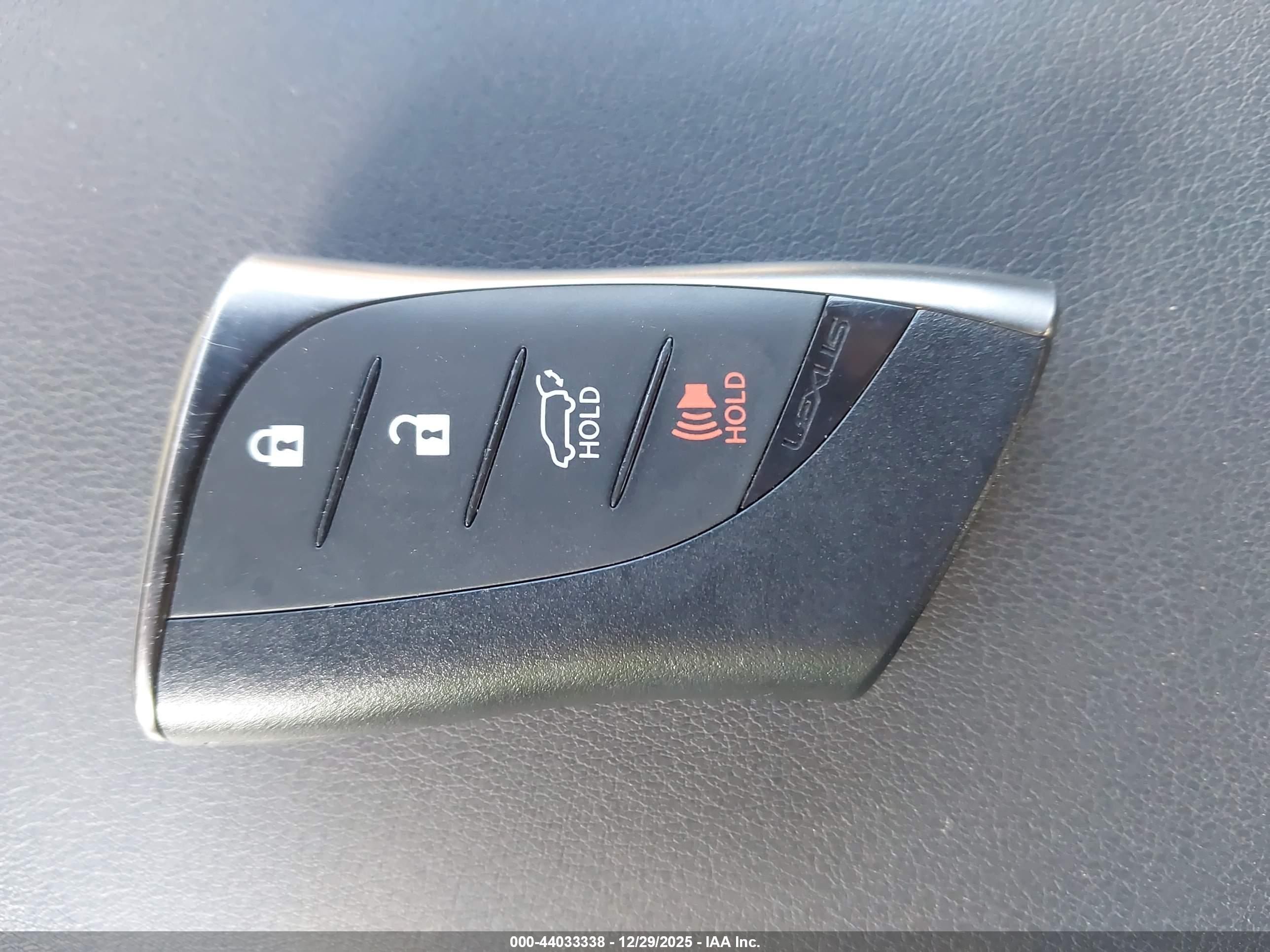 LEXUS UX image 11