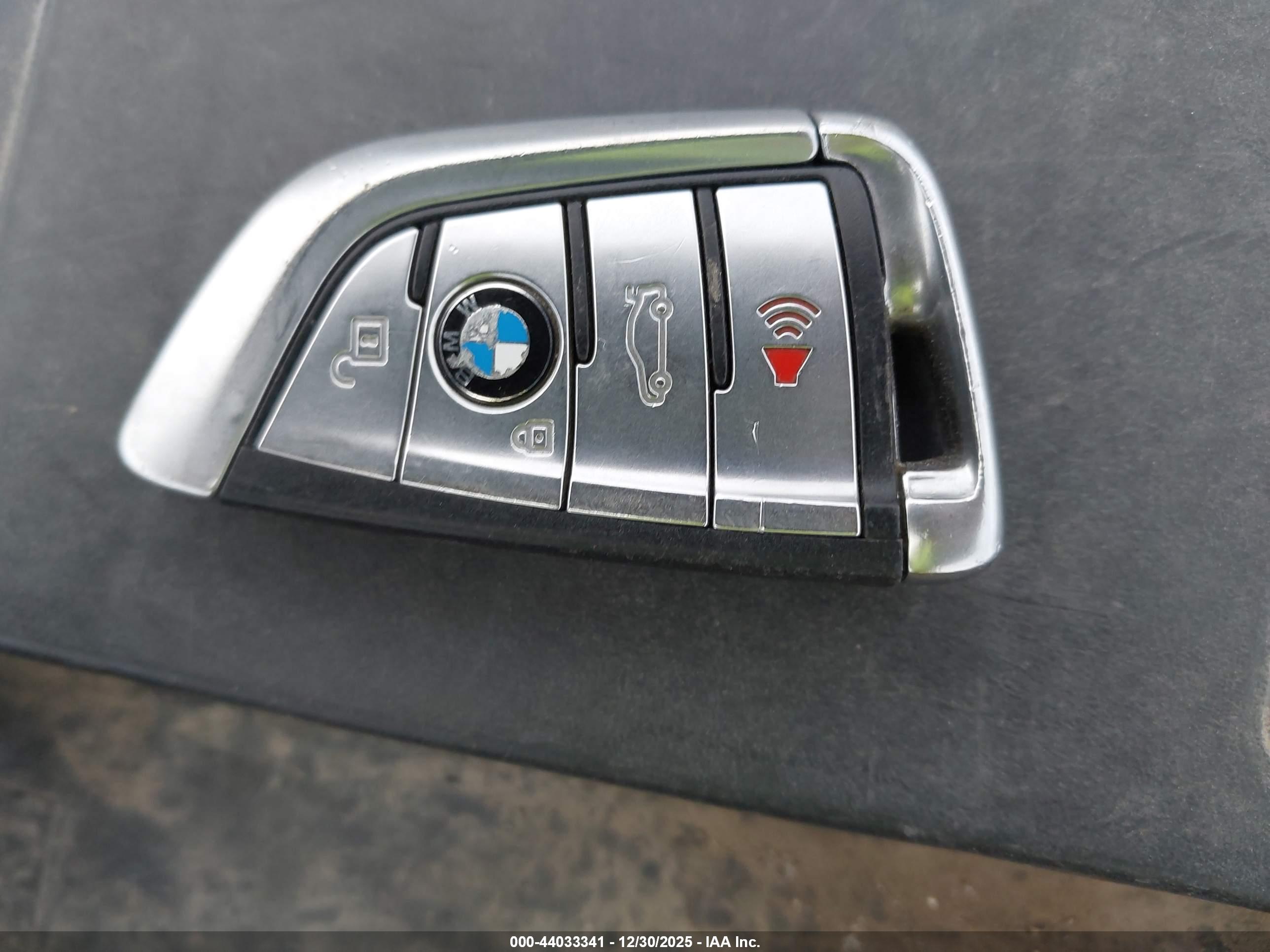 BMW M550I image 11