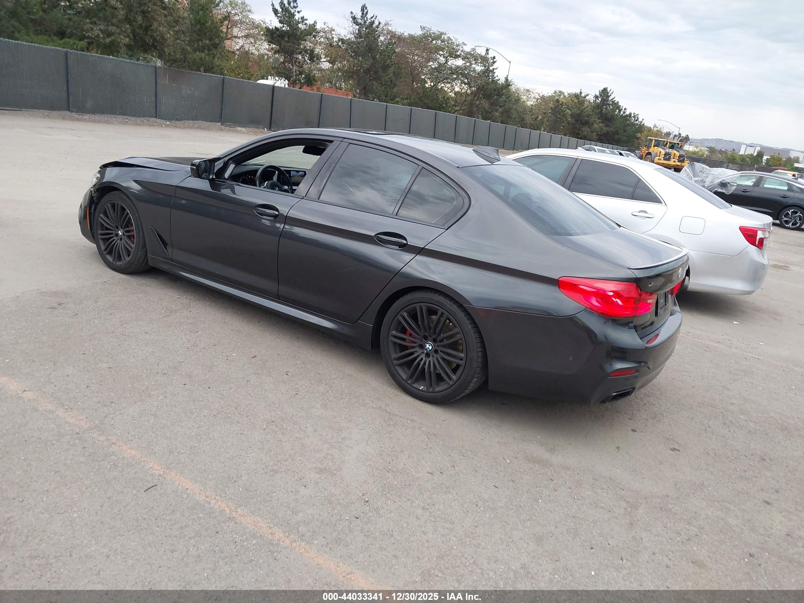 BMW M550I image 3