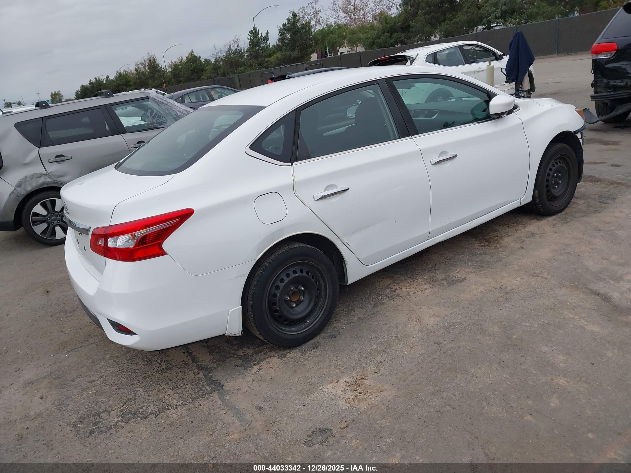 NISSAN SENTRA image 4
