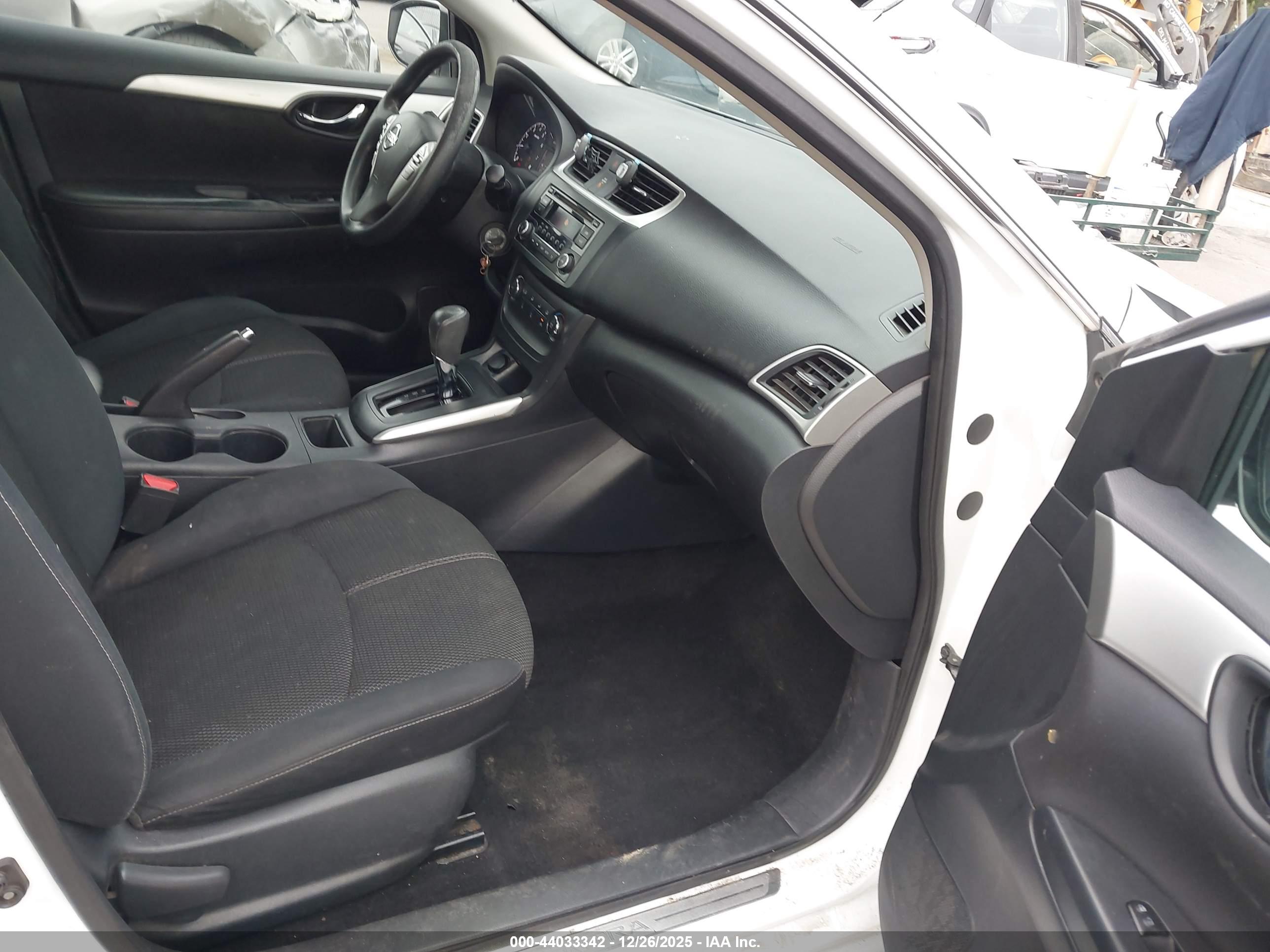 NISSAN SENTRA image 5