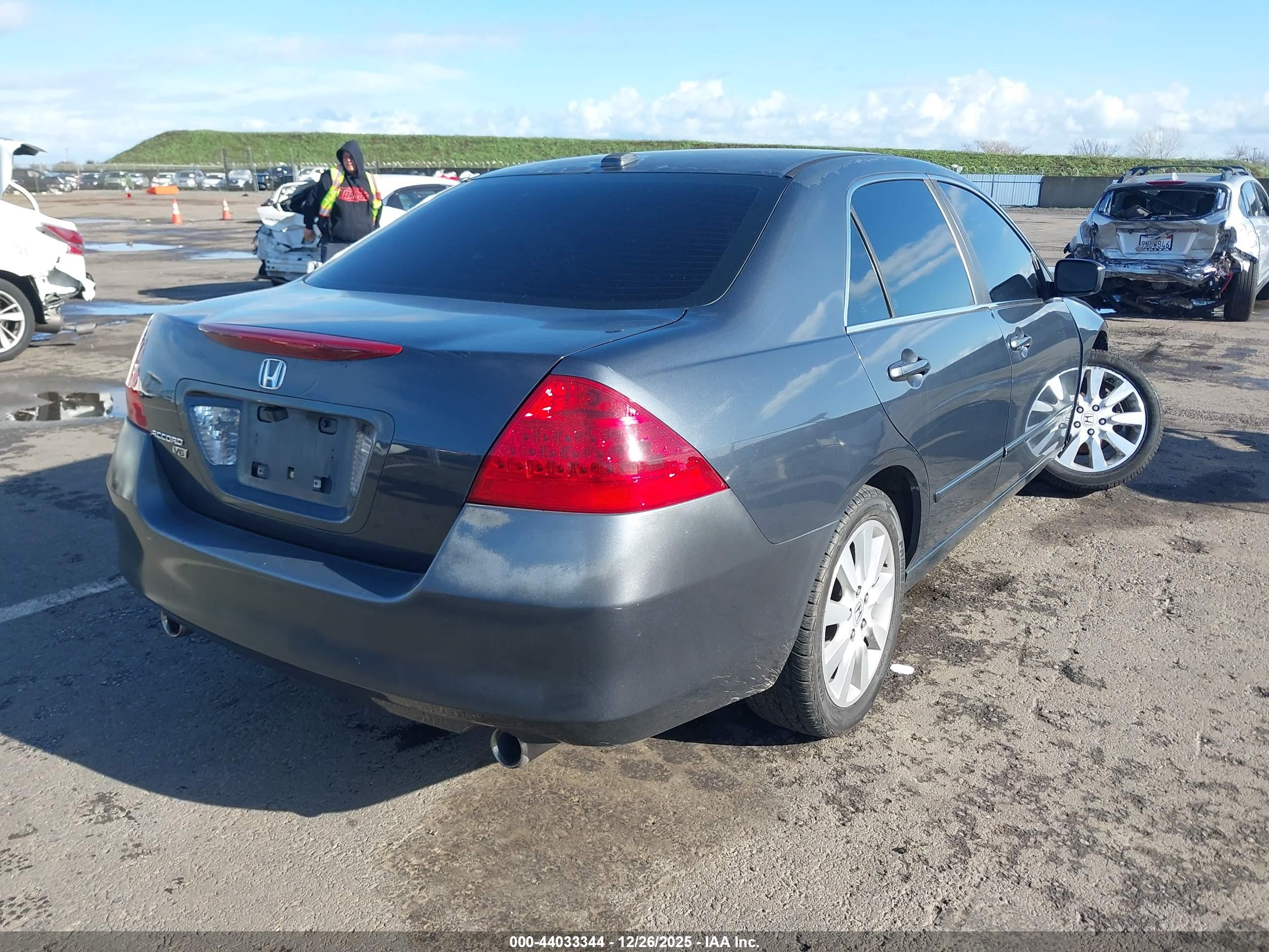 HONDA ACCORD image 4