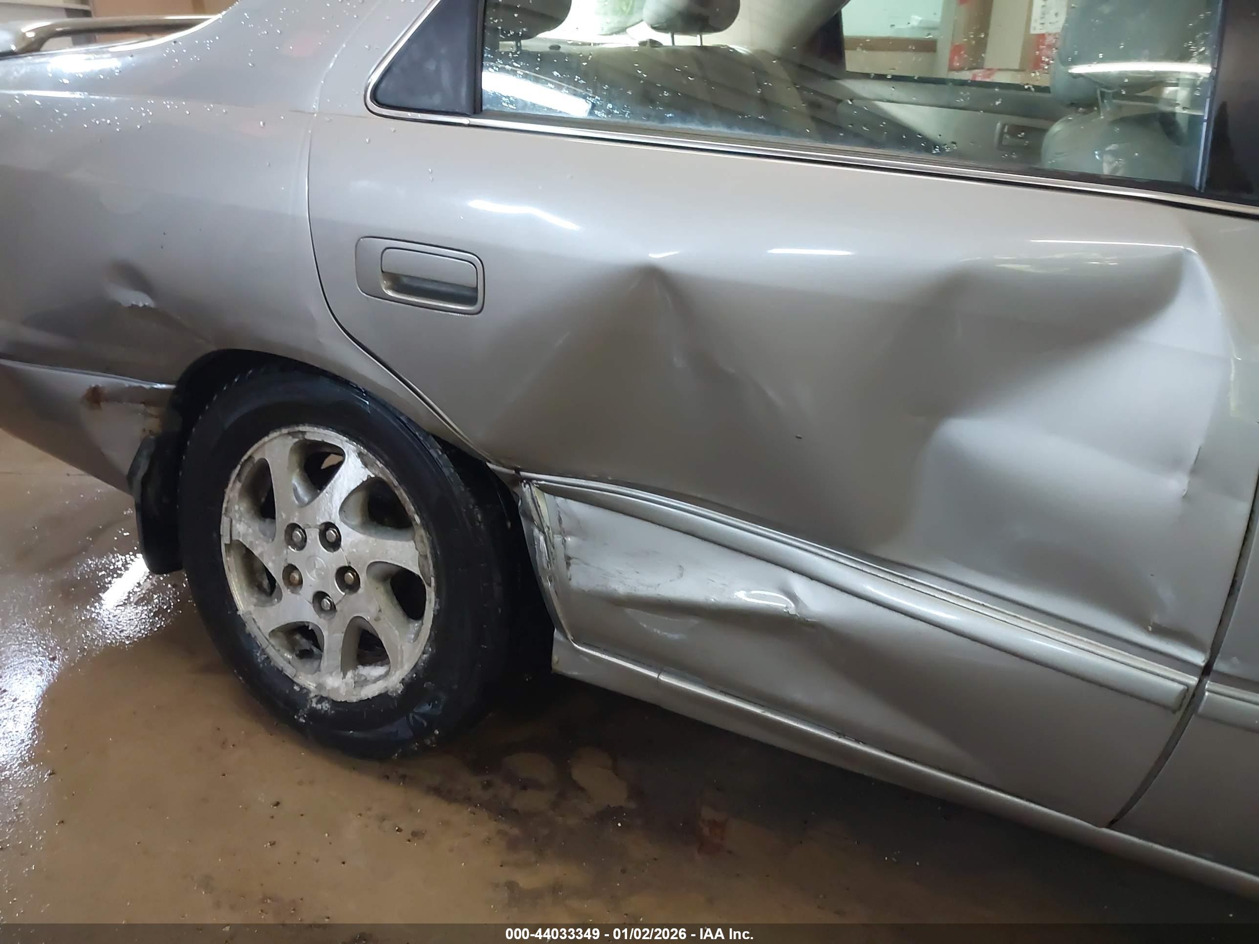 TOYOTA CAMRY image 6