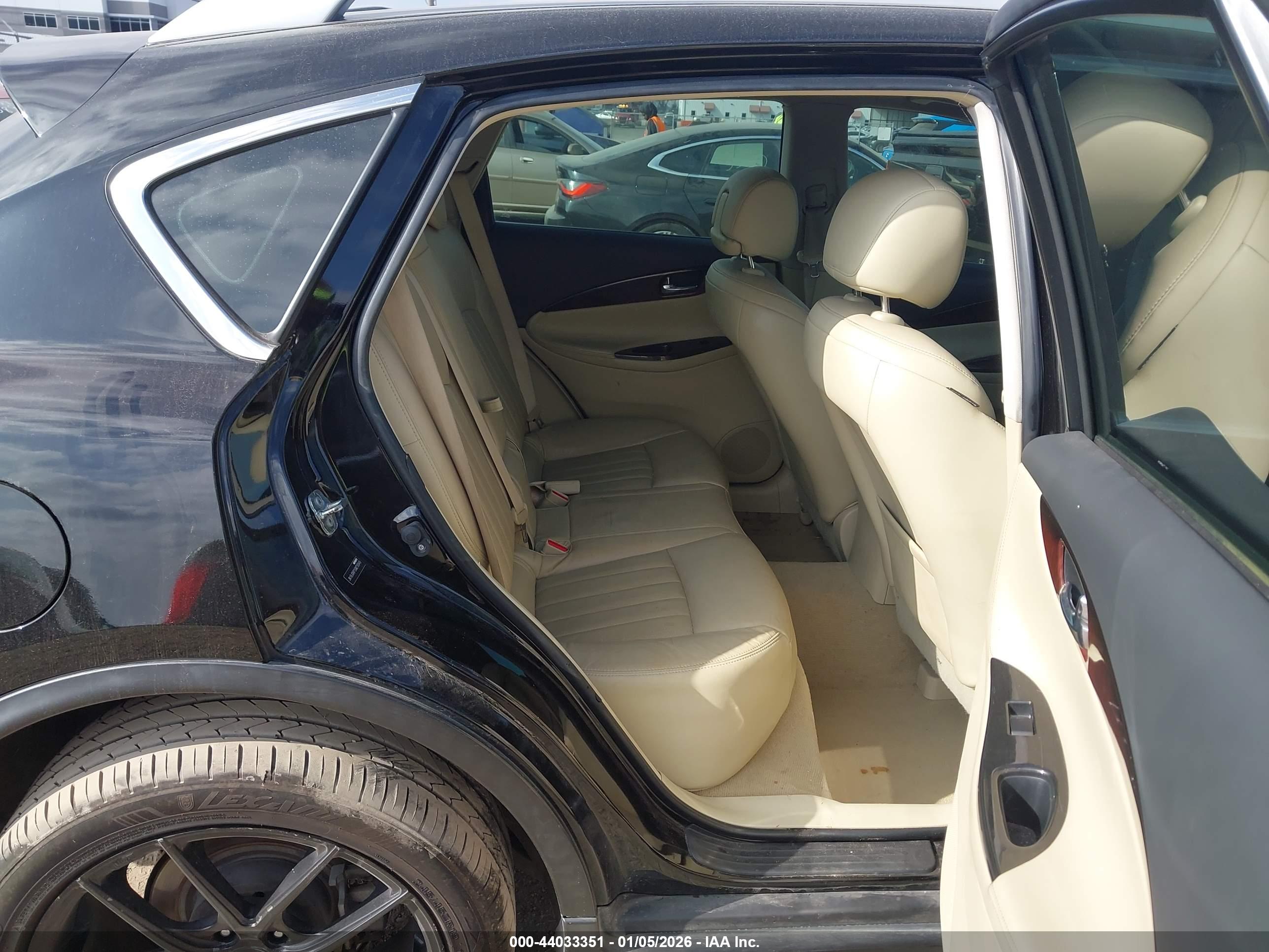 INFINITI QX50 image 8