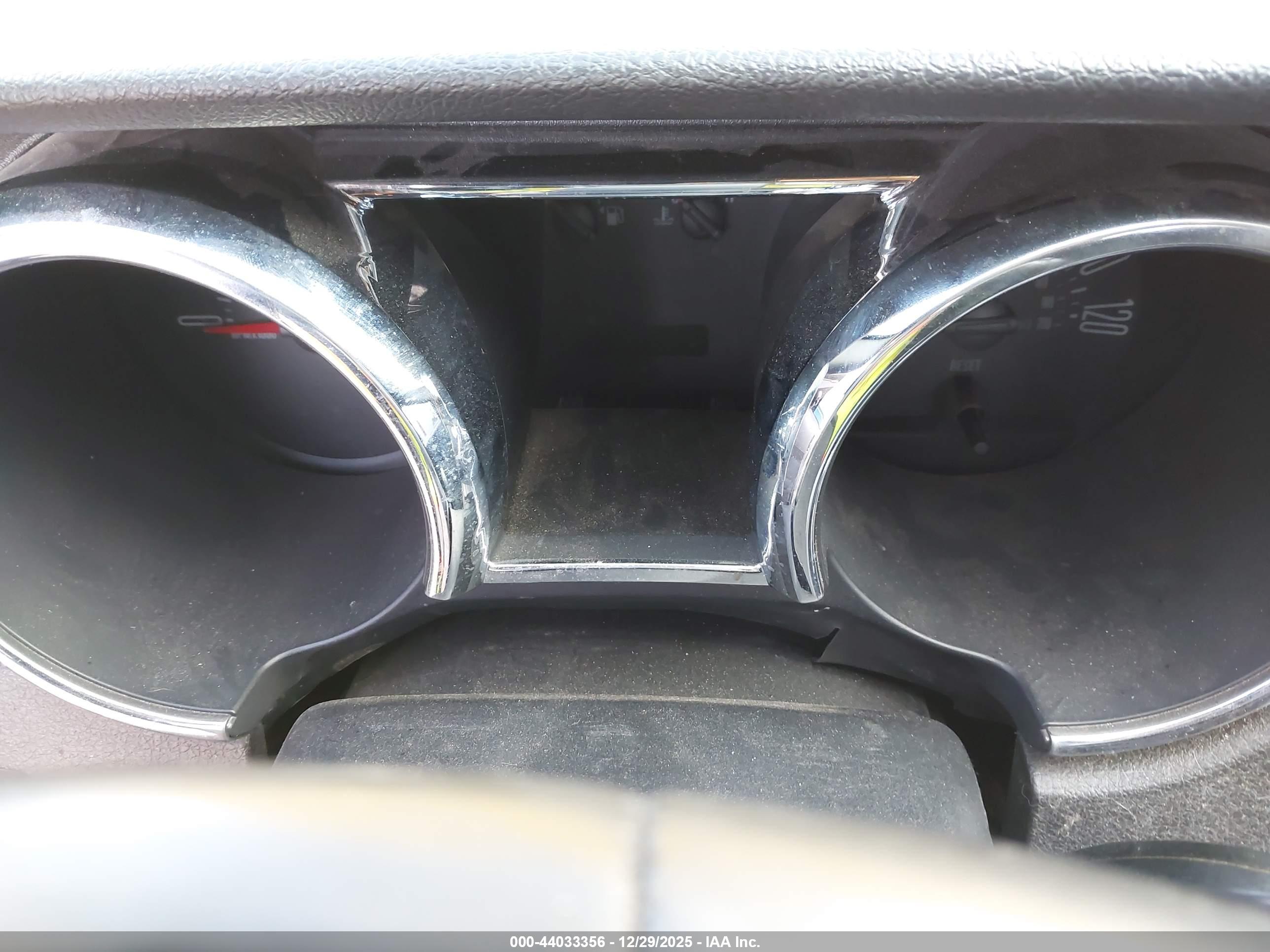 FORD MUSTANG image 7
