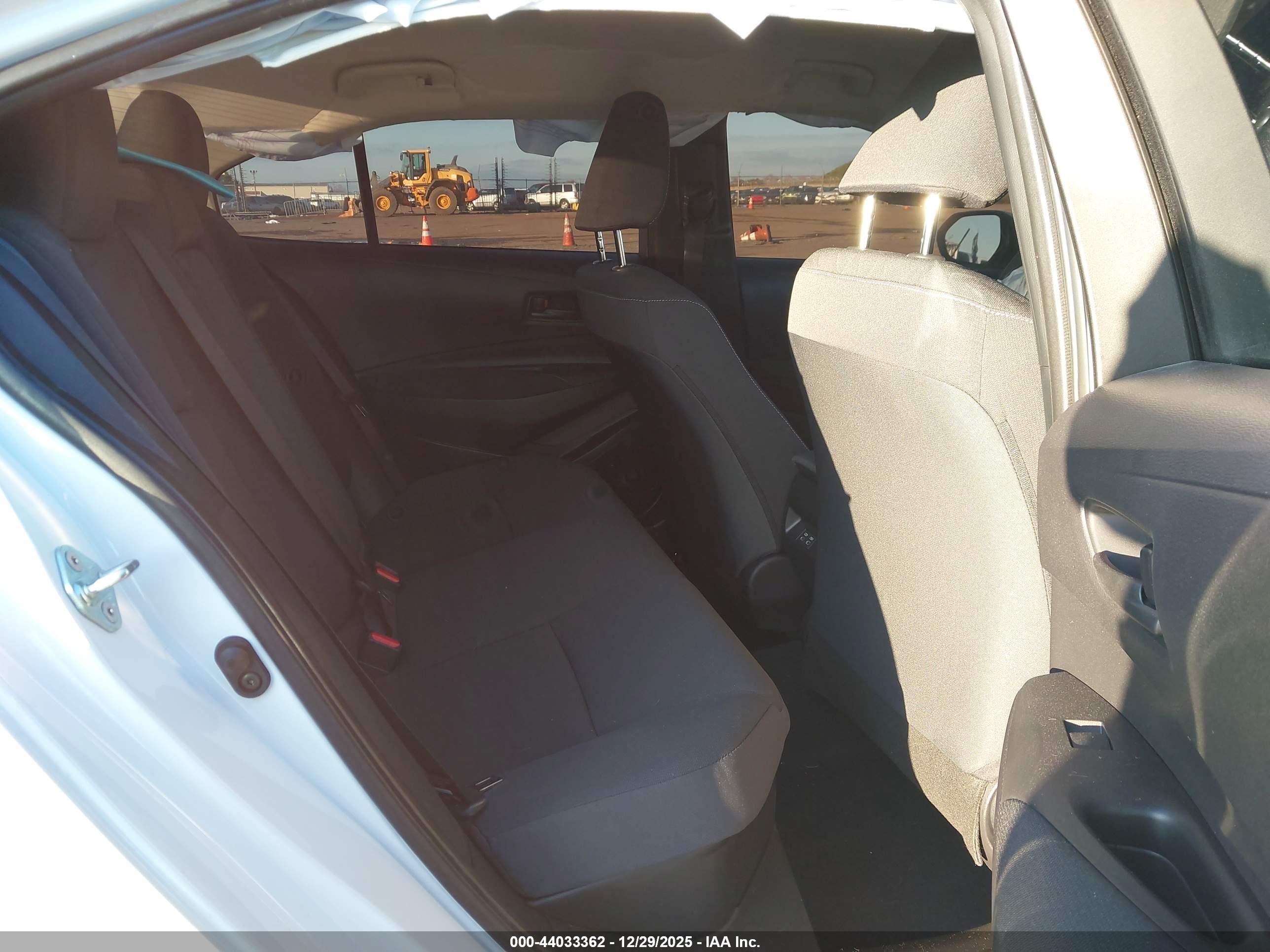 TOYOTA COROLLA image 8