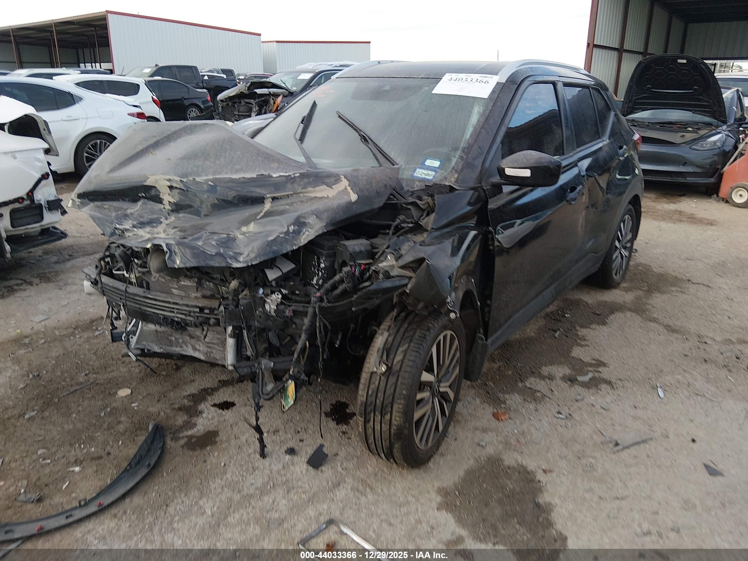 NISSAN KICKS image 2