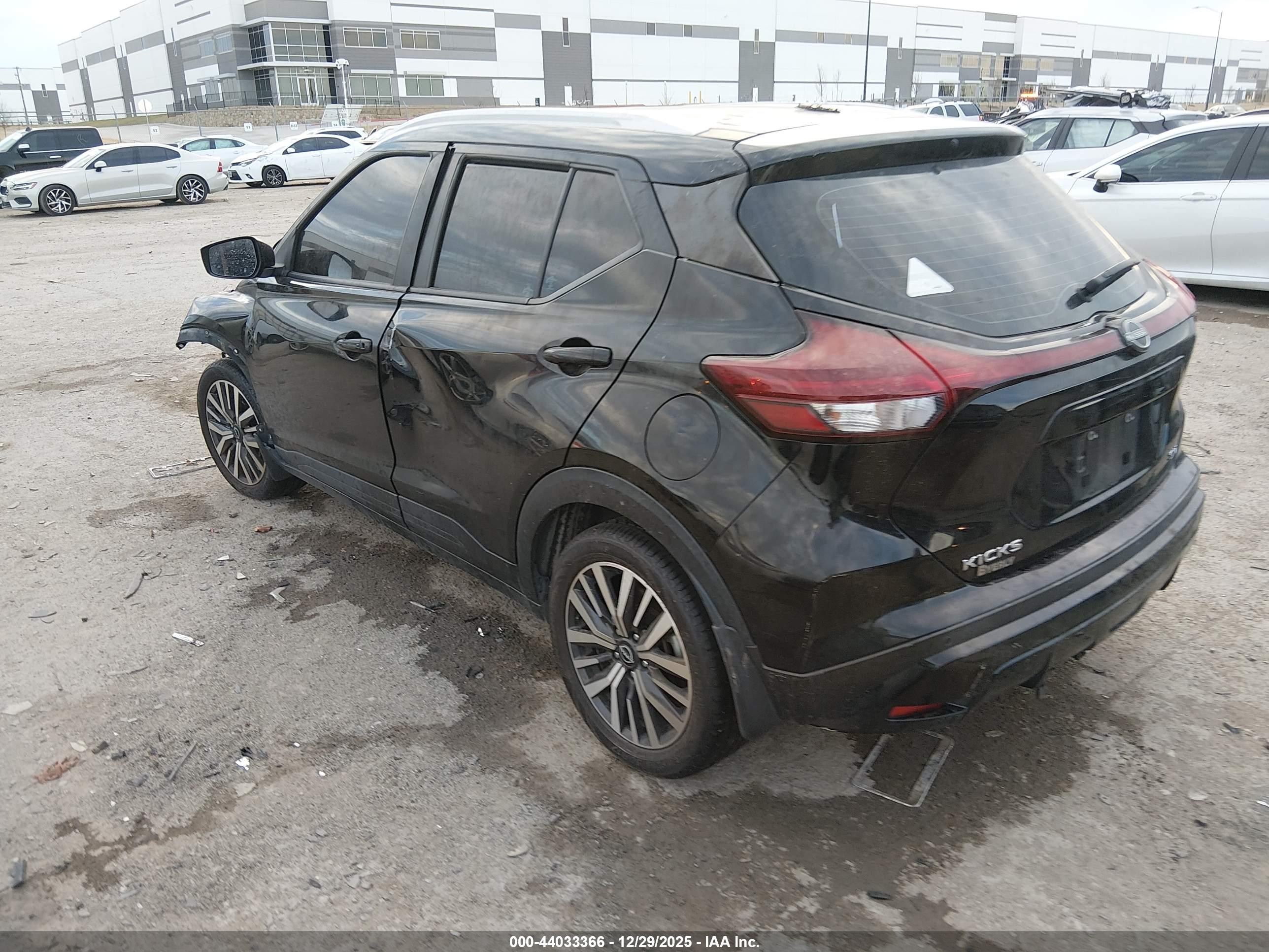 NISSAN KICKS image 3