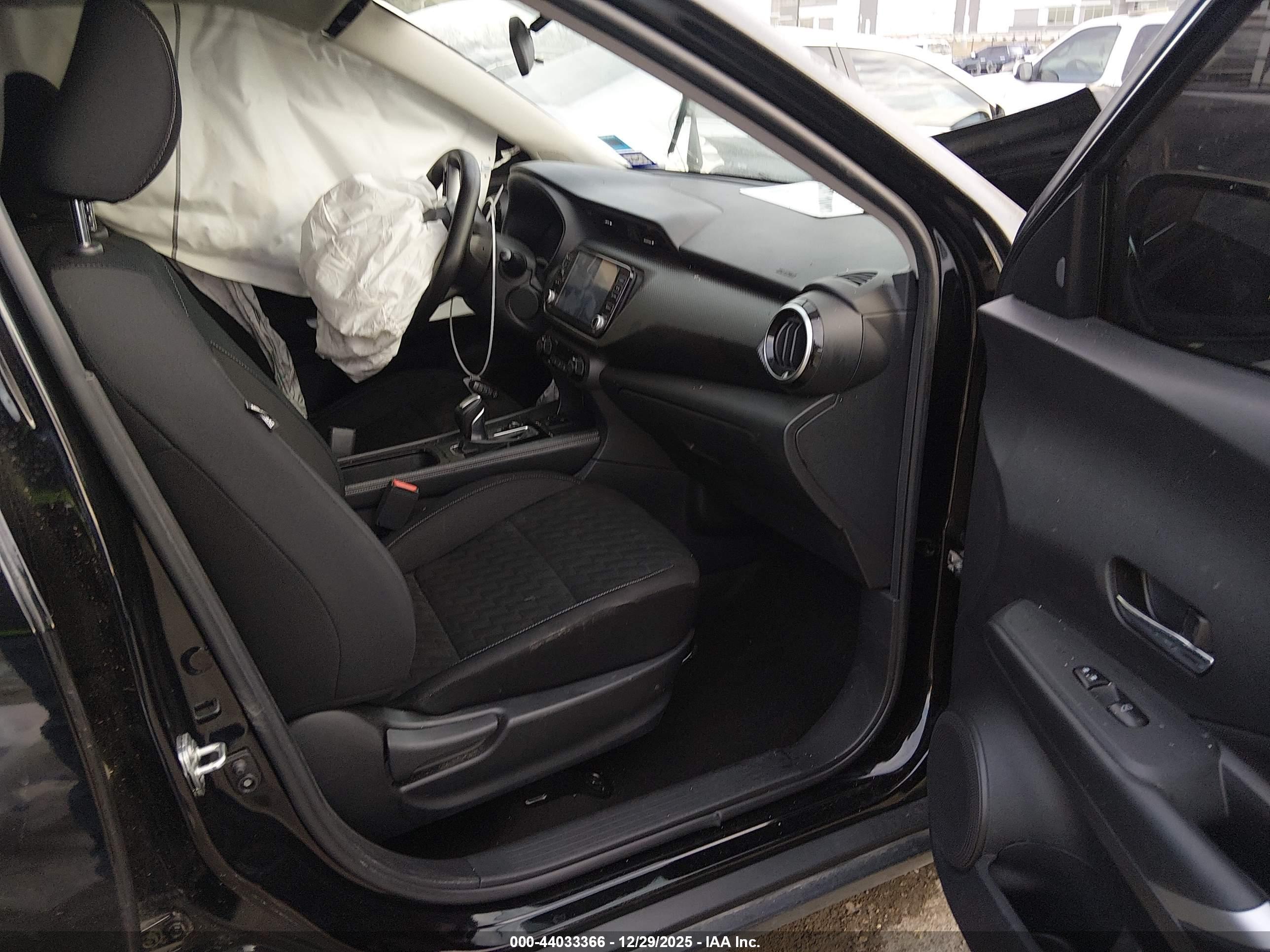 NISSAN KICKS image 5