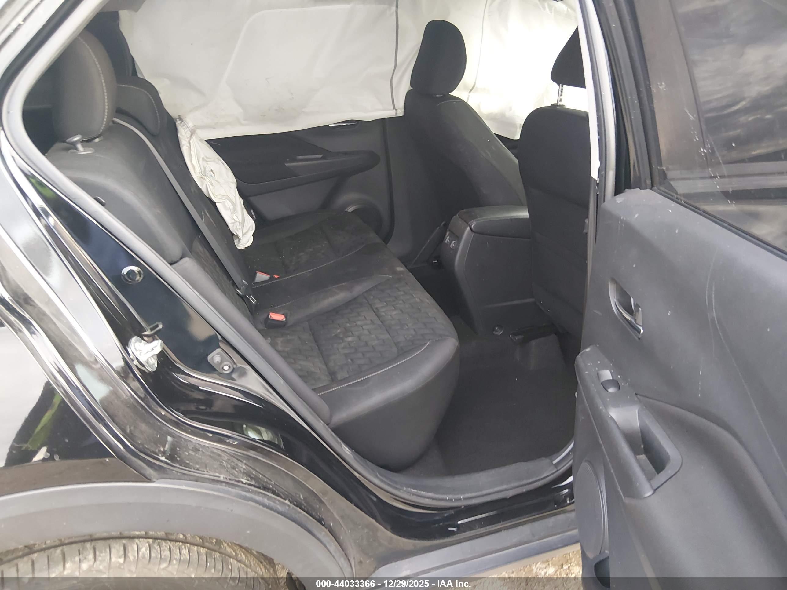 NISSAN KICKS image 8
