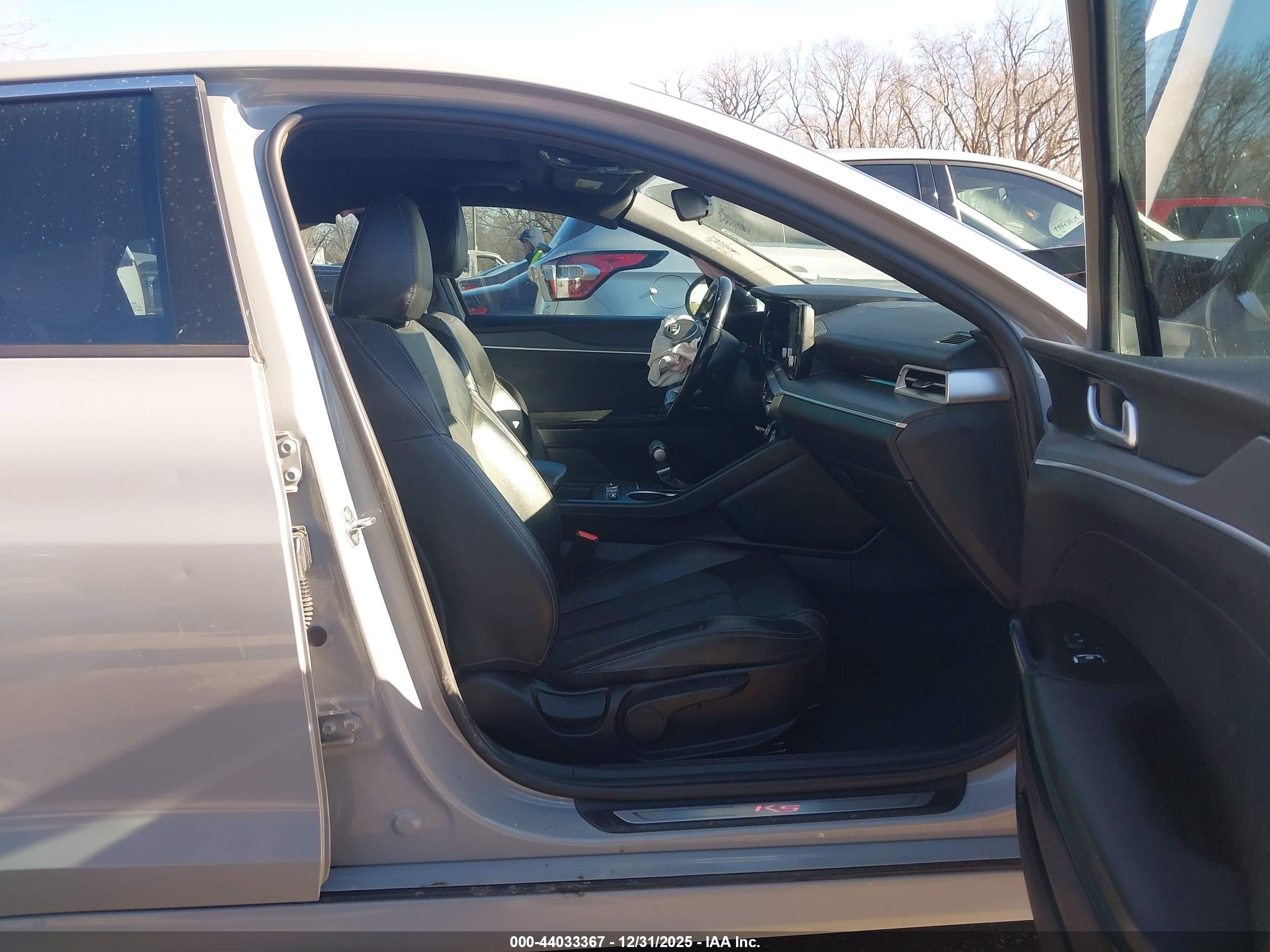 KIA K5 image 5