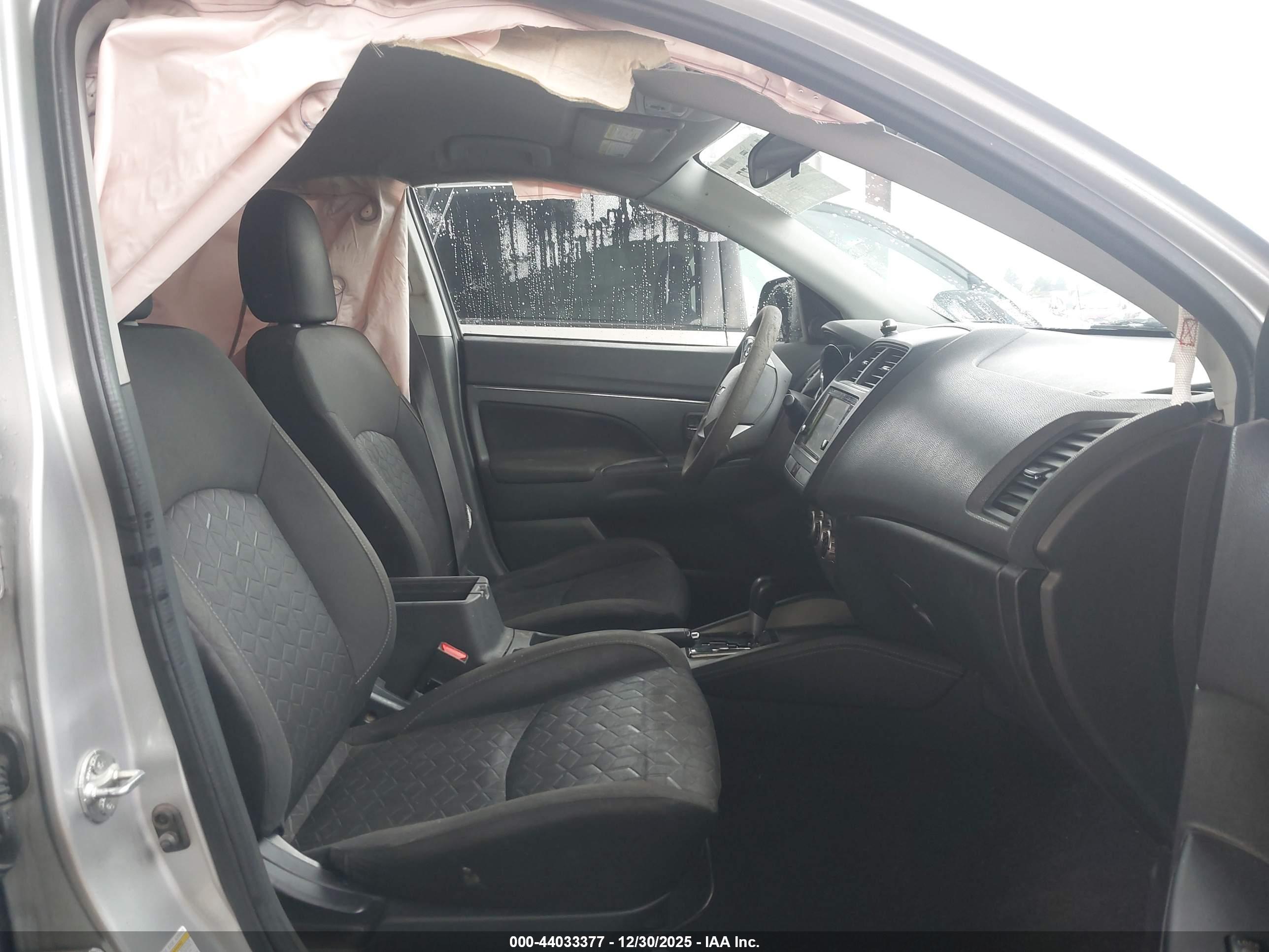 MITSUBISHI OUTLANDER image 5