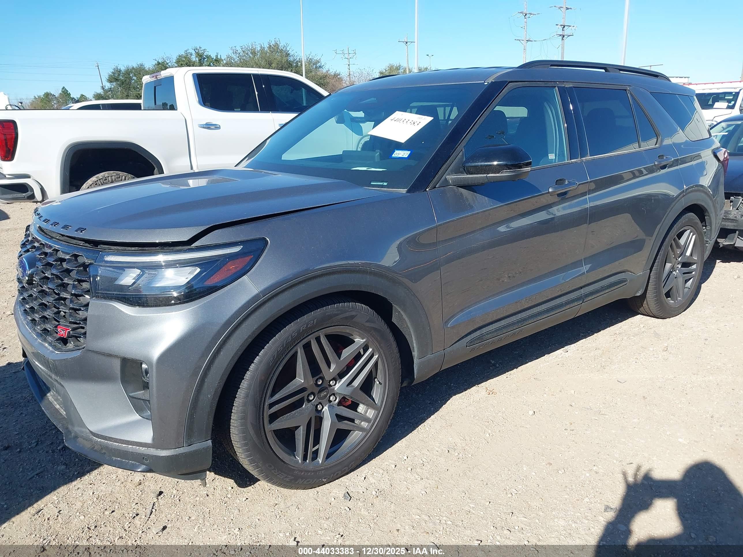 FORD EXPLORER image 2