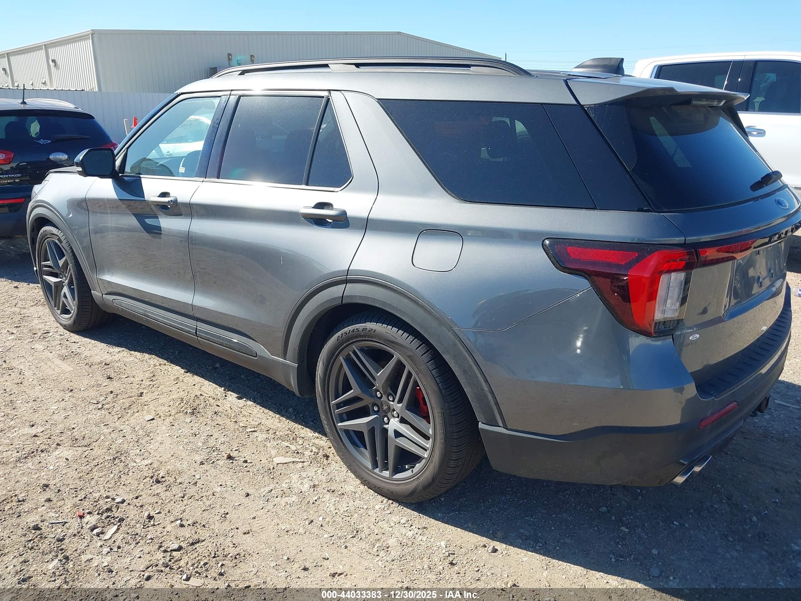 FORD EXPLORER image 3