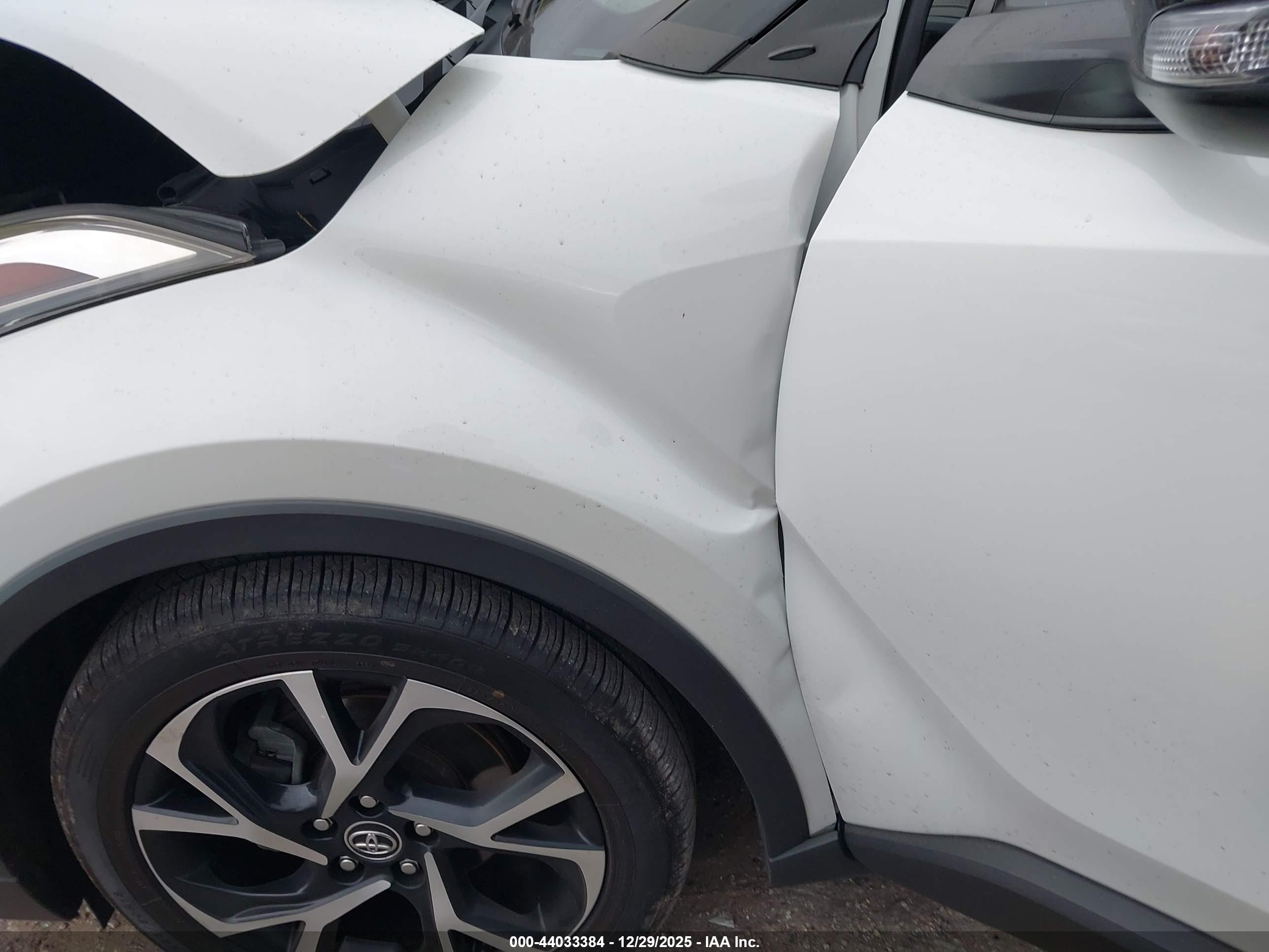 TOYOTA C-HR image 6