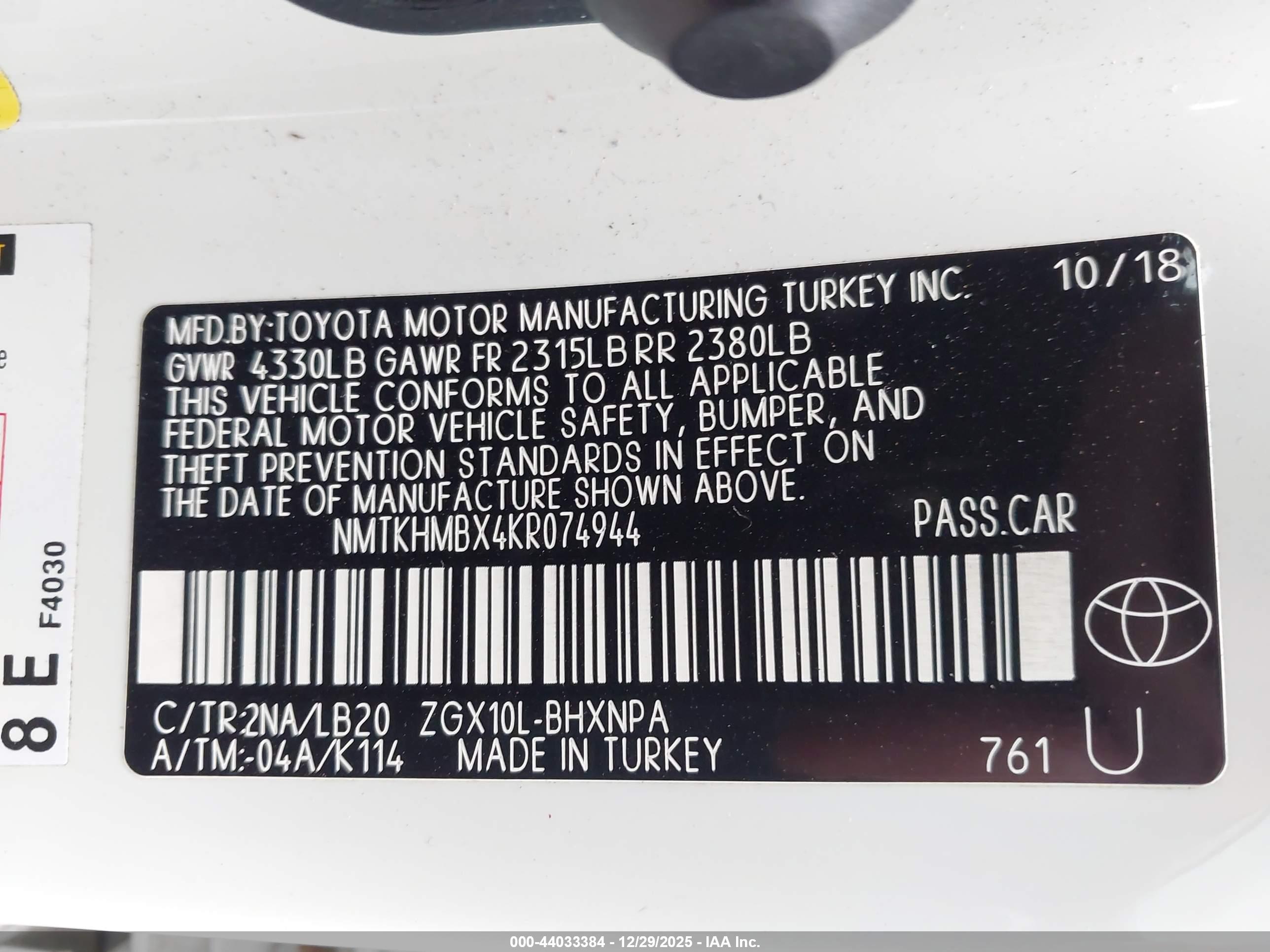 TOYOTA C-HR image 9