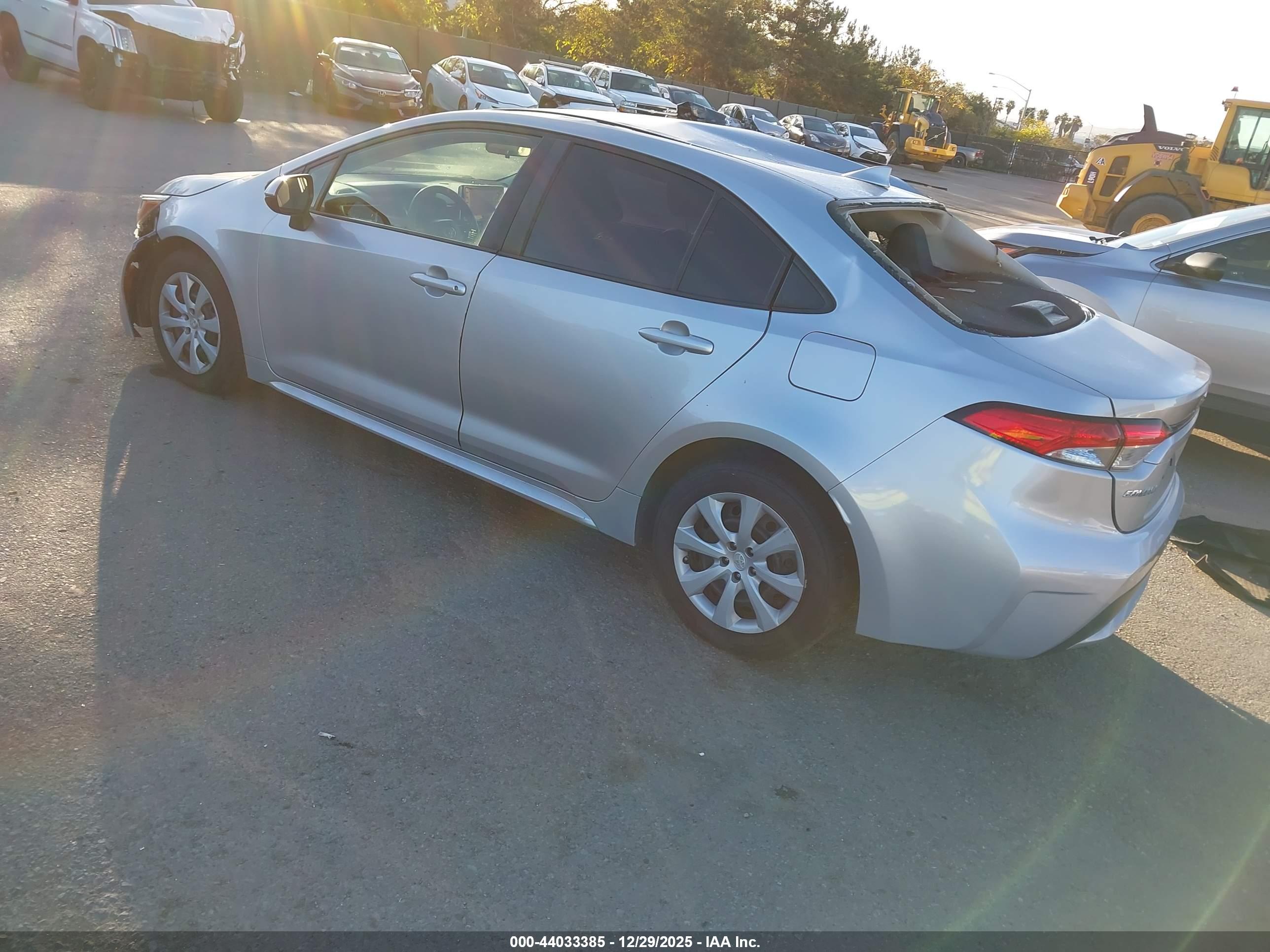 TOYOTA COROLLA image 3