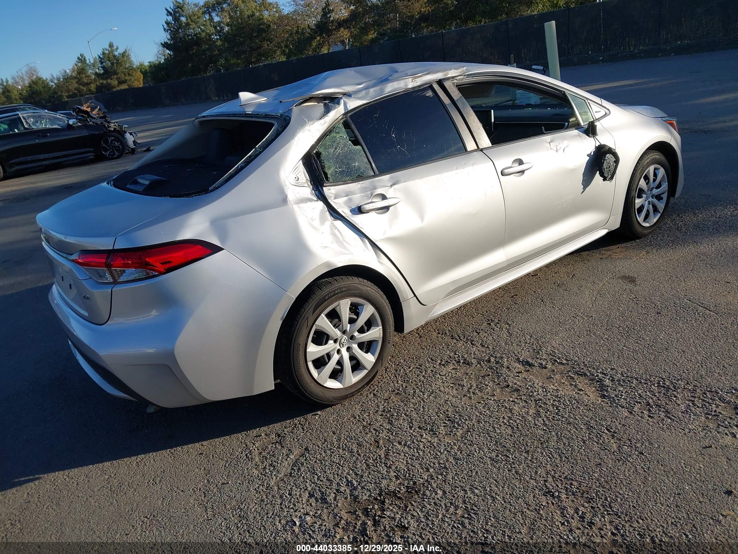 TOYOTA COROLLA image 4