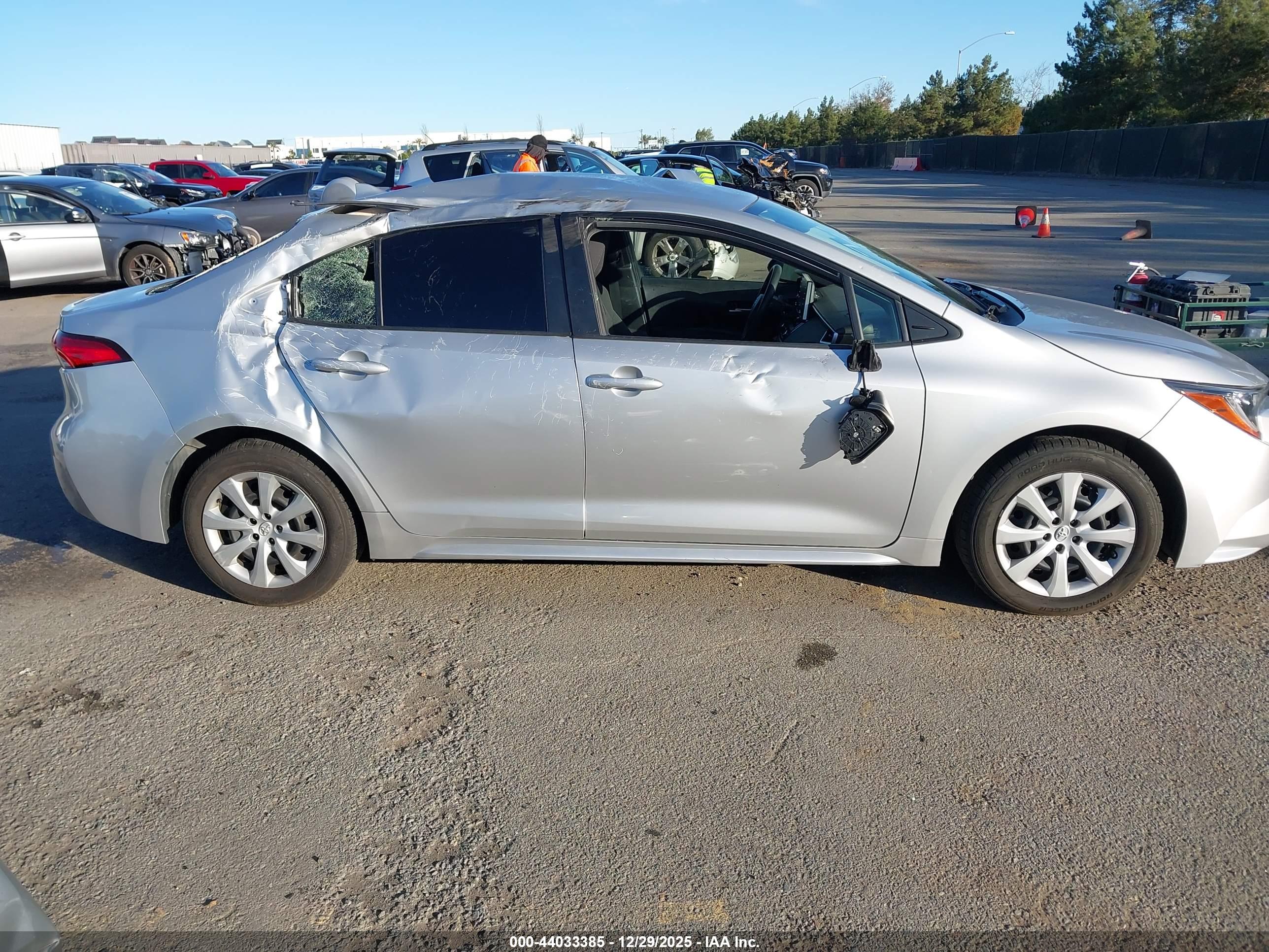 TOYOTA COROLLA image 6