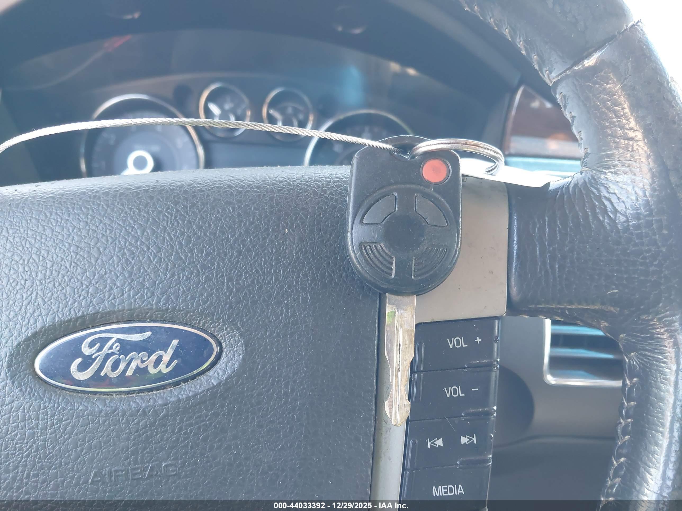 FORD FLEX image 11