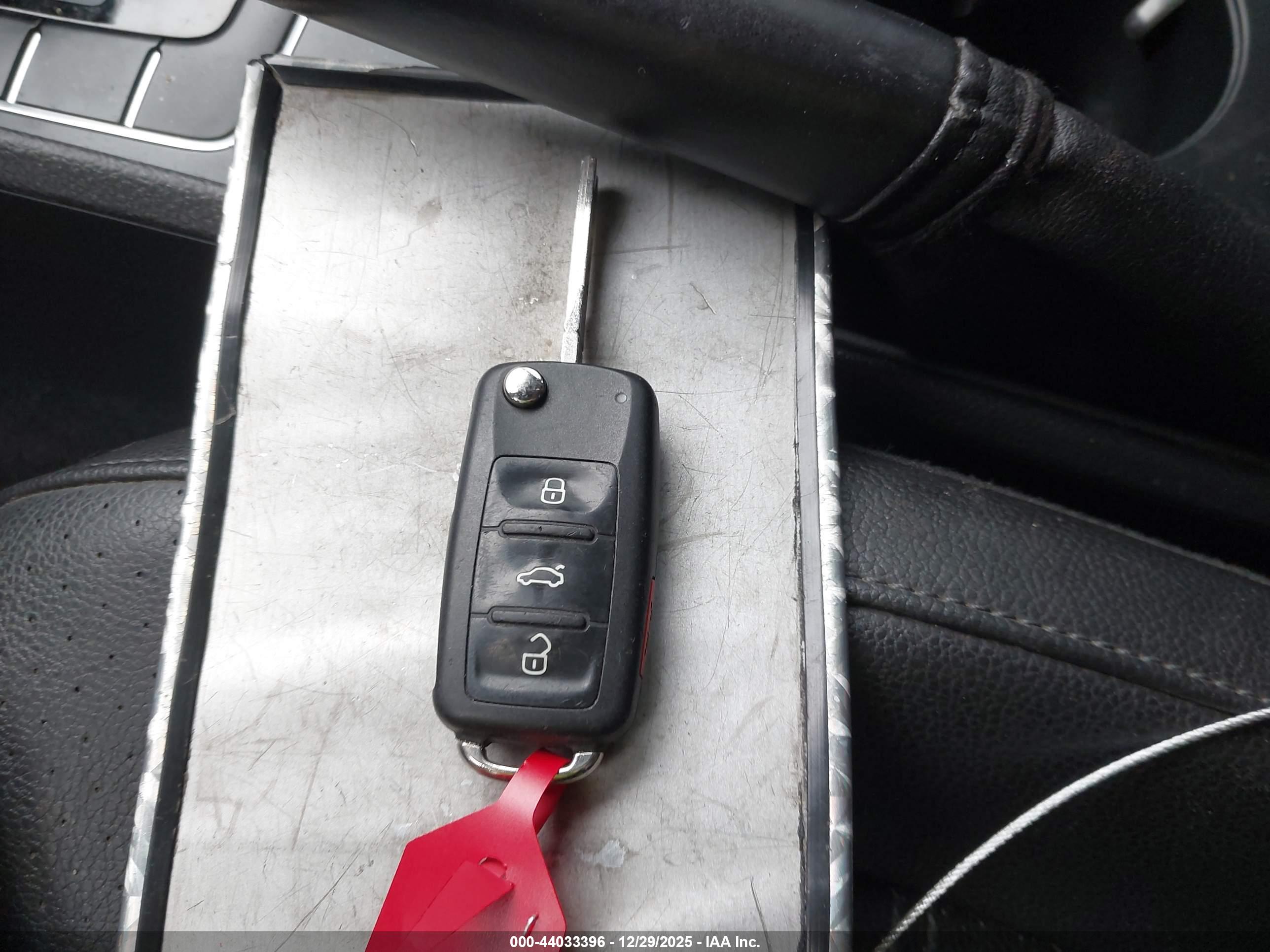 VOLKSWAGEN PASSAT image 11